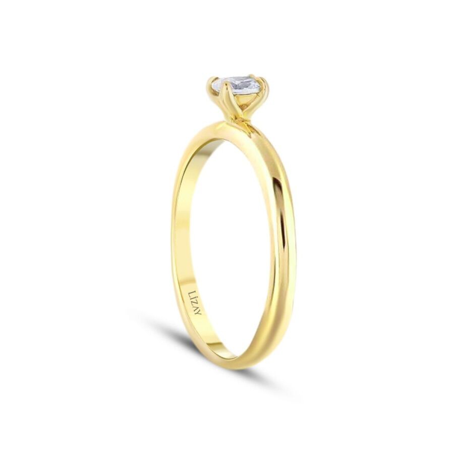 0.30 Carat Diamond Oval Solitaire Engagement Ring