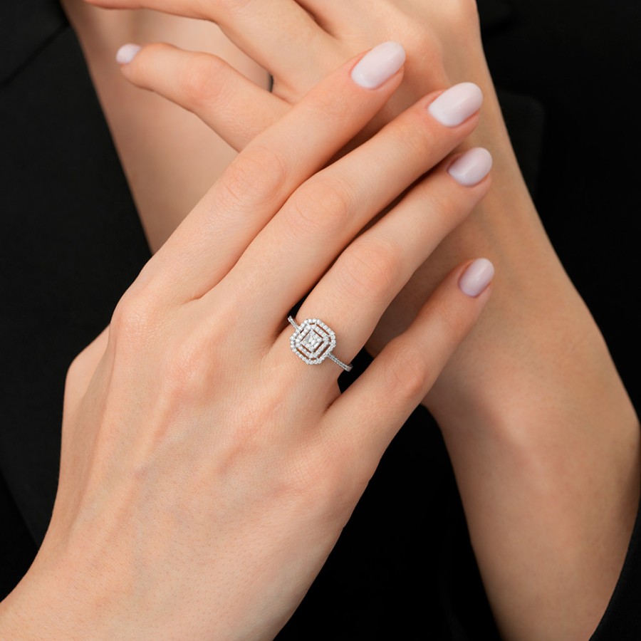 0.28 Carat Diamond Baguette Ring