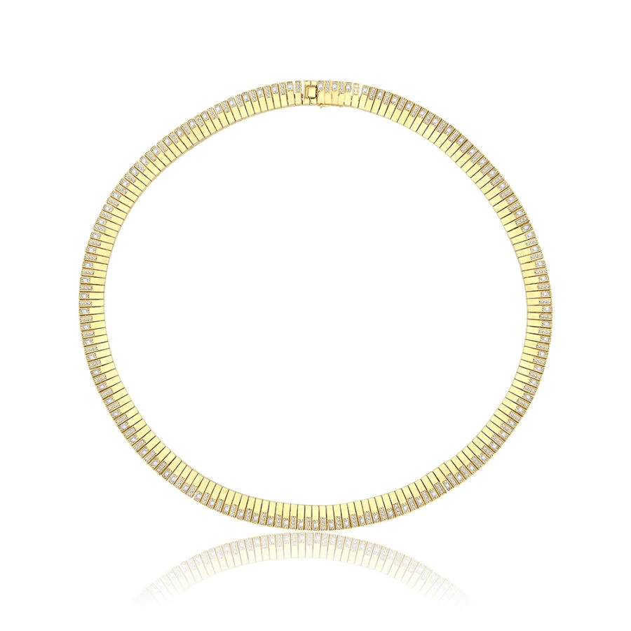 Gold Halskette mit Steinmuster