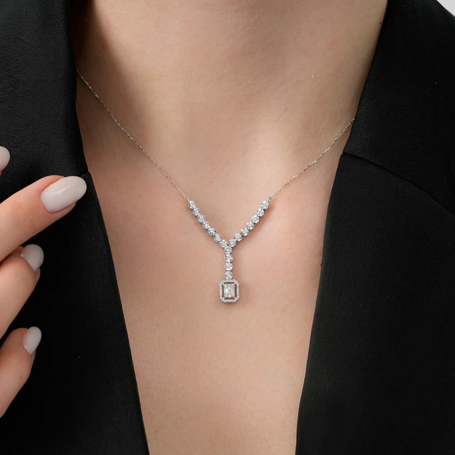 0.19 Carat Diamond Baguette Neckband