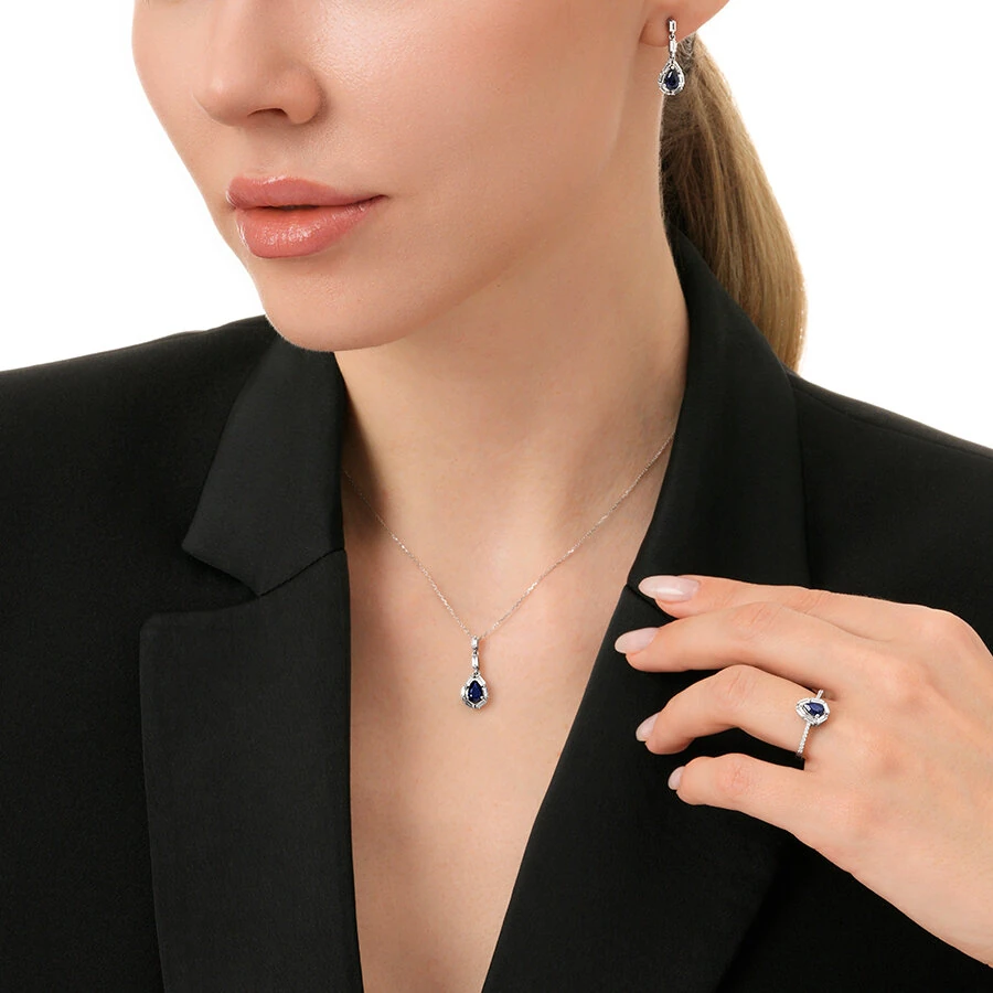 0.75 Carat Diamond Sapphire Necklace