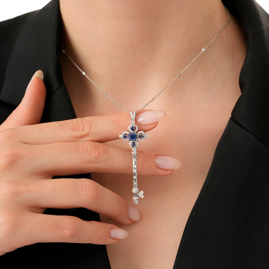 2.53 Carat Diamond Sapphire Anahtar Necklace