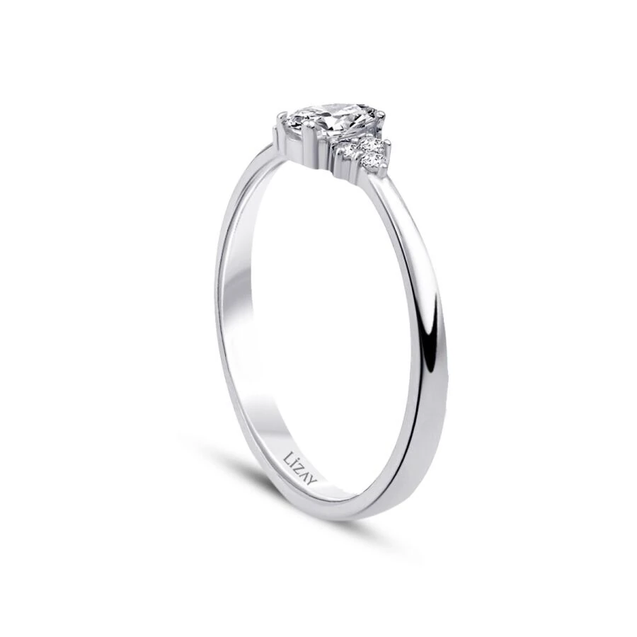 0.29 Carat Diamond Pear Trend Ring