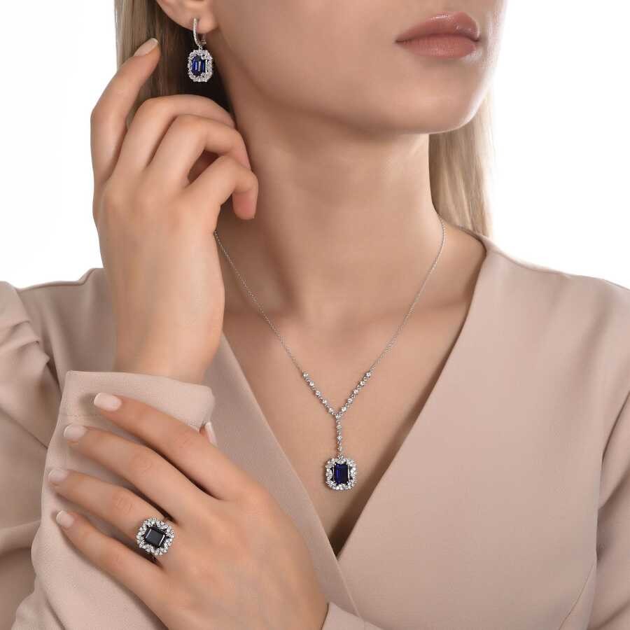 3.88 Carat Diamond Sapphire Necklace