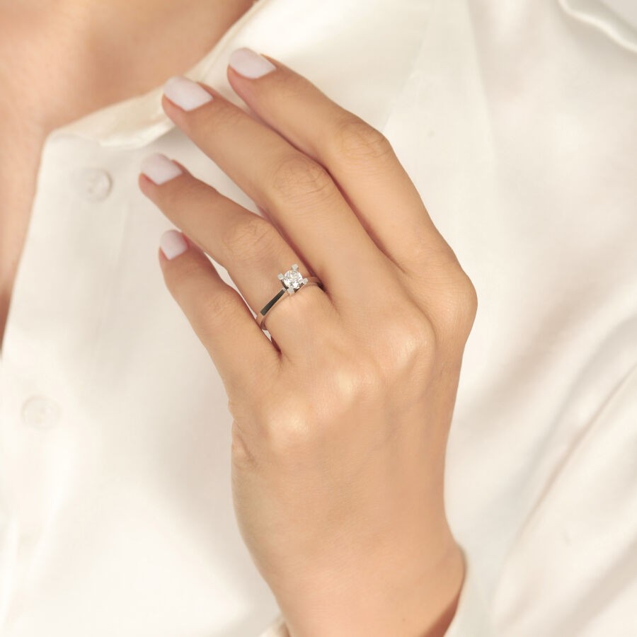 0.30 Carat Diamond Round Solitaire Engagement Ring