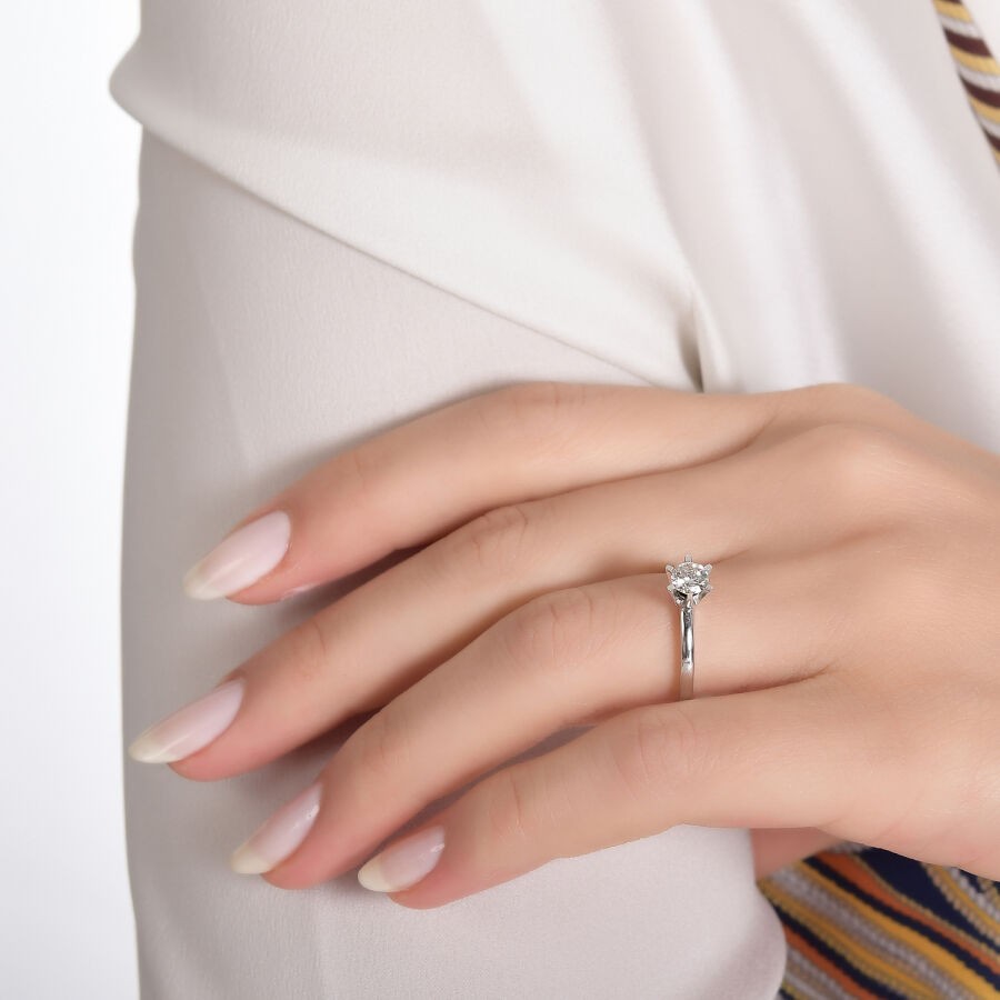 0.30 Carat Diamond Round Solitaire Engagement Ring