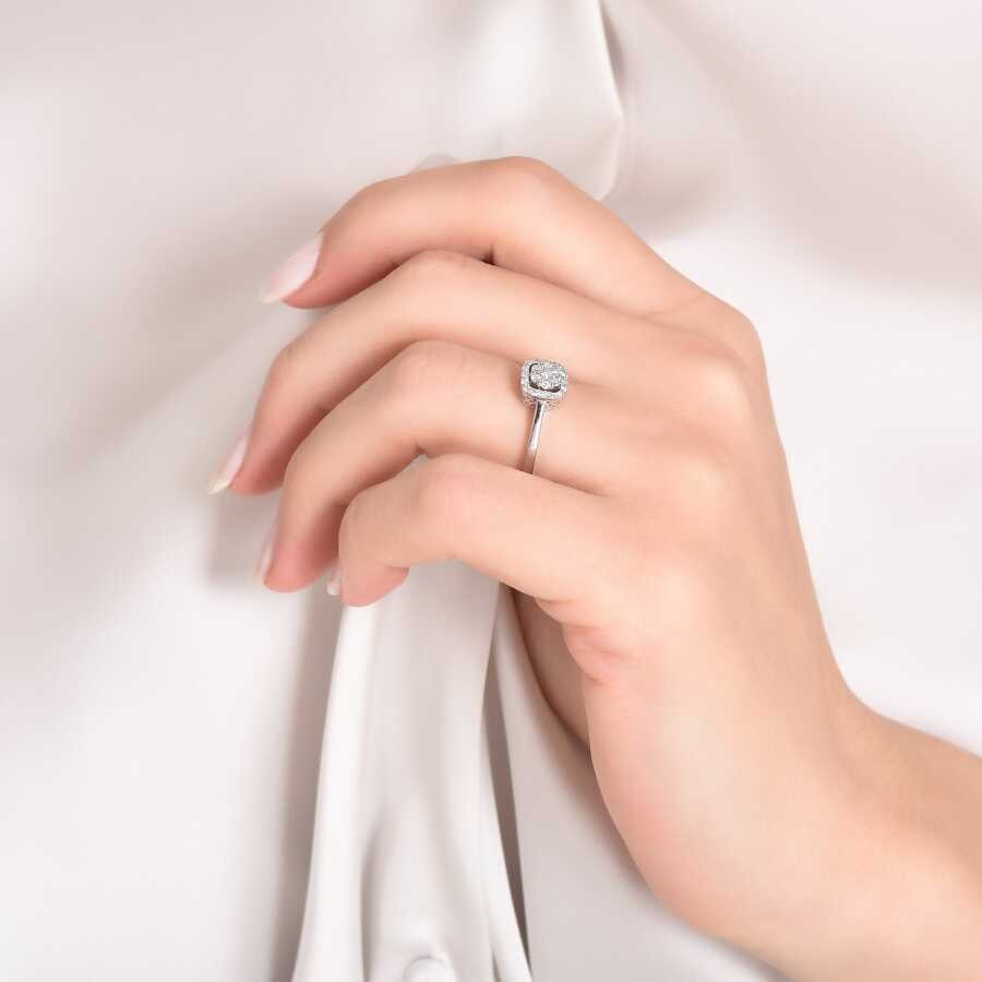 0.19 Carat Diamond Trend Ring