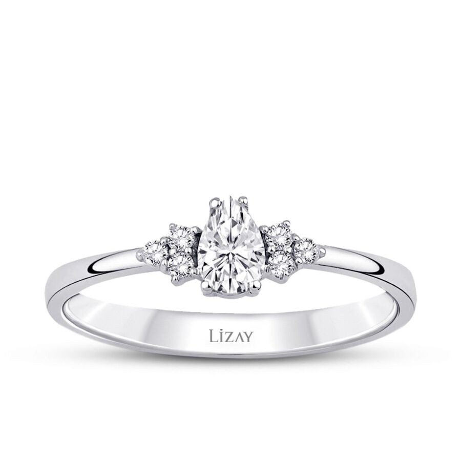 0.30 Carat Diamond Pear Trend Ring