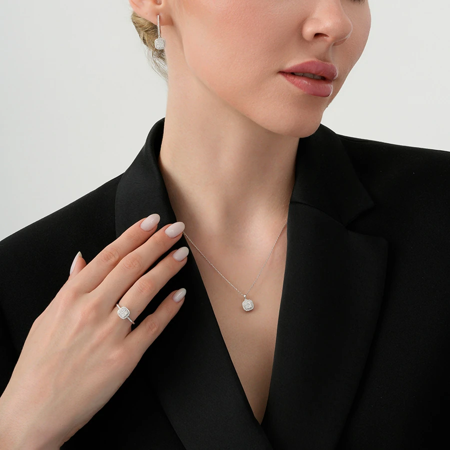 0.48 Carat Diamond Necklace