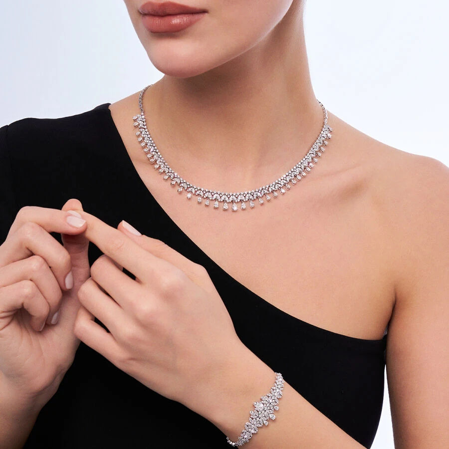 9.33 Carat Diamond Neckband