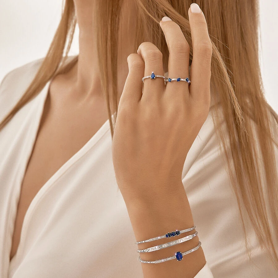 0.54 Carat Diamond Sapphire Bangle