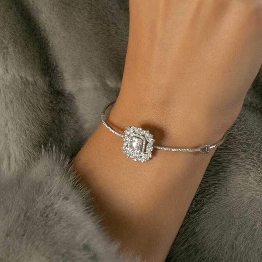 1.13 Carat Diamond Baguette Bangle