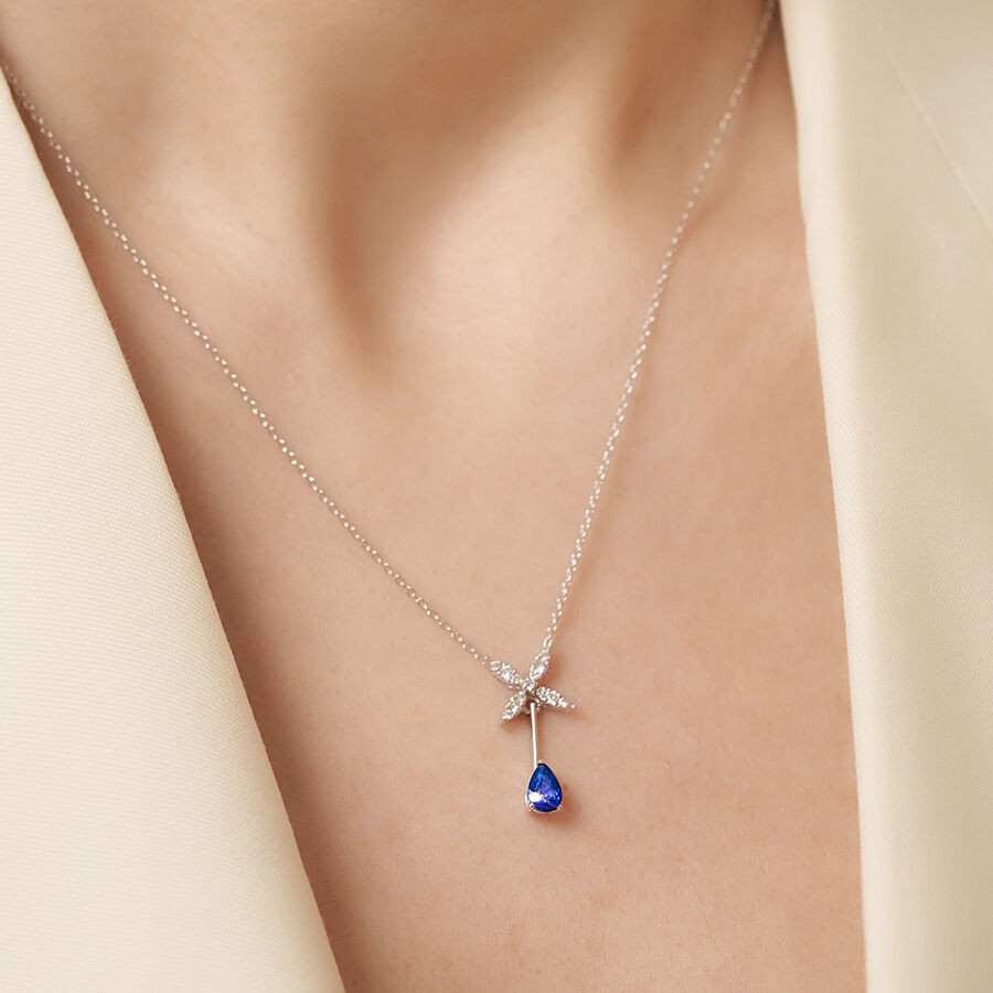 0.64 Carat Diamond Sapphire Necklace