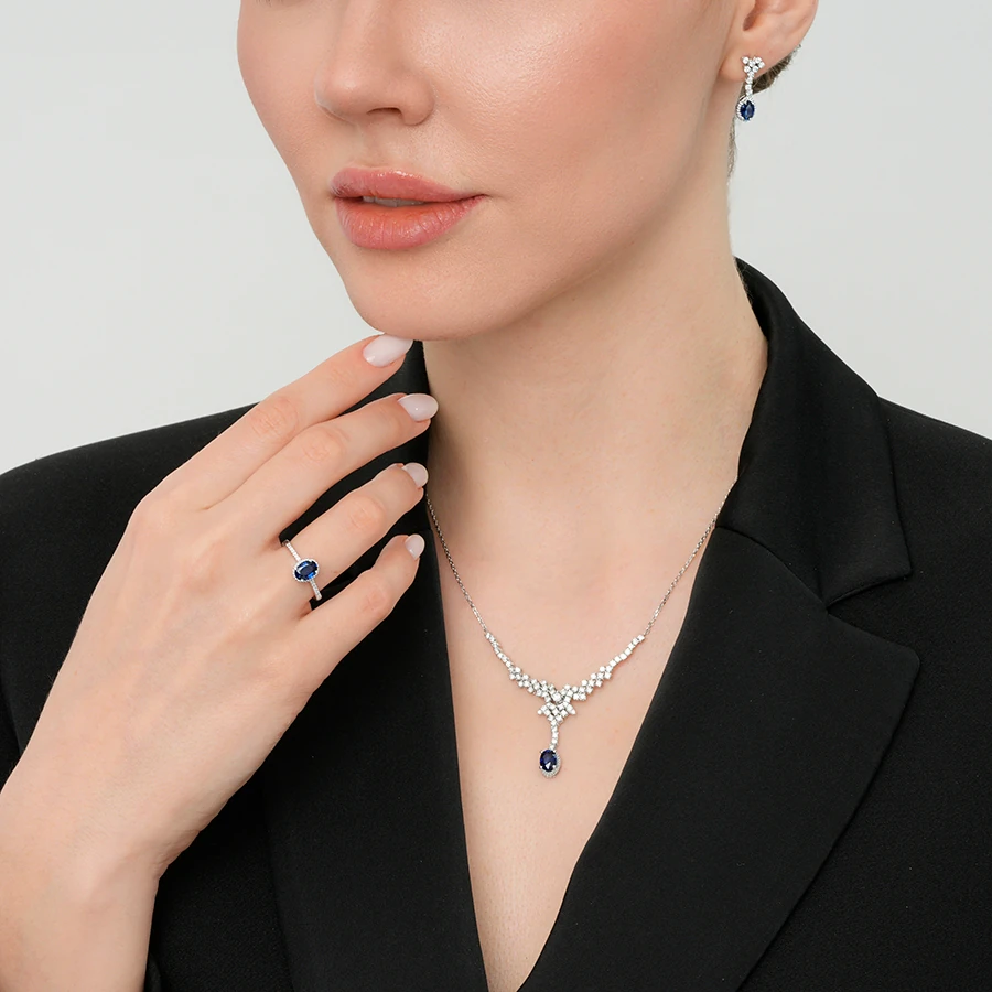 2.83 Carat Diamond Sapphire Neckband