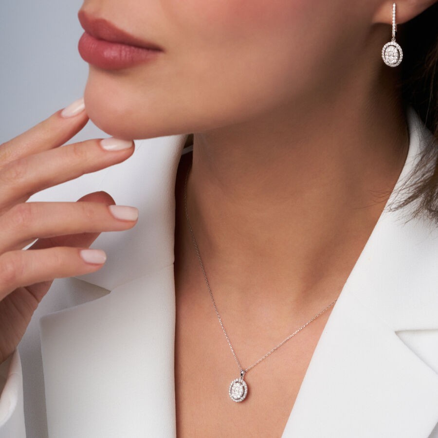 0.33 Carat Diamond Oval Necklace