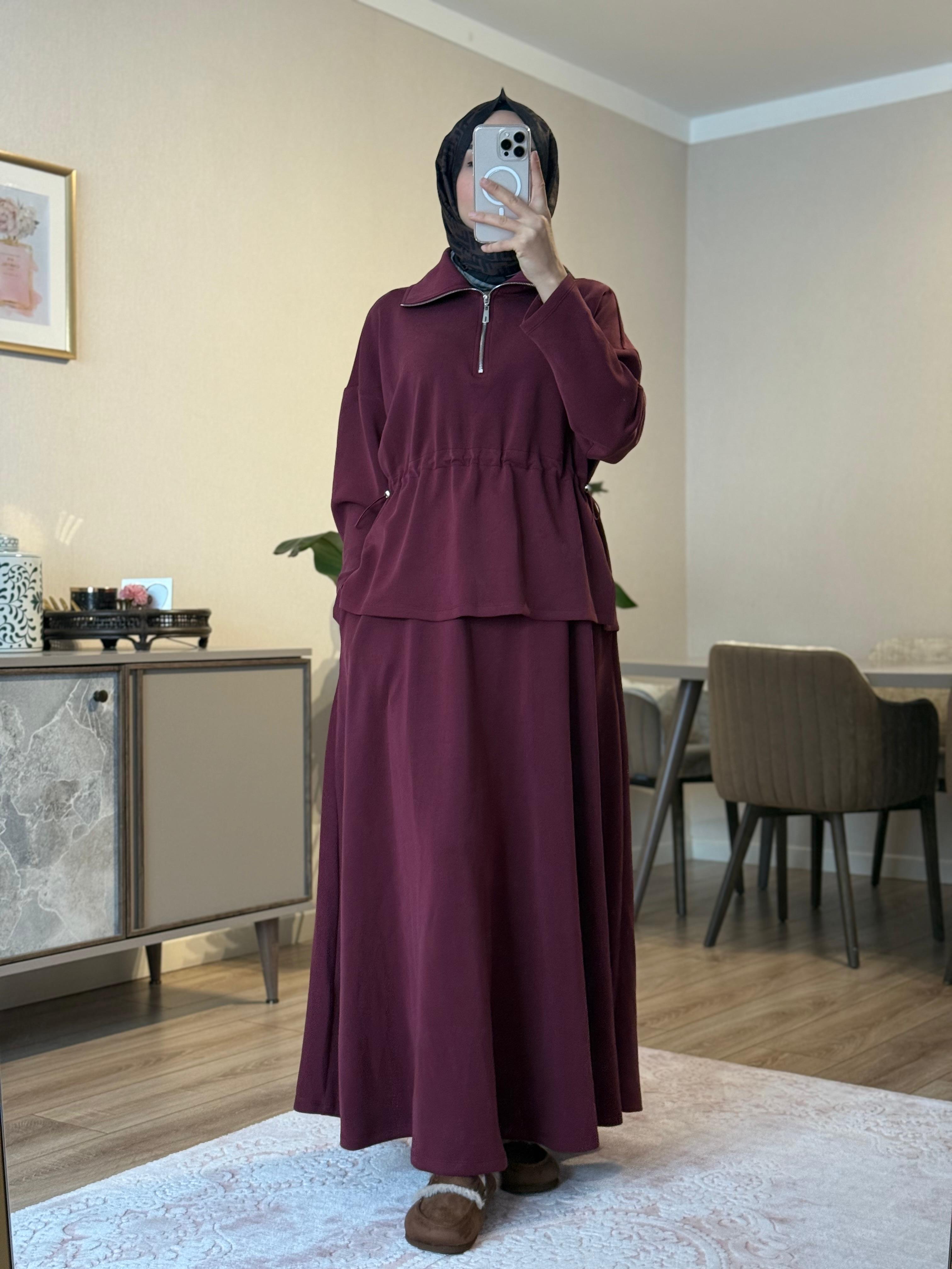 Yüksek Yaka Etekli Takım