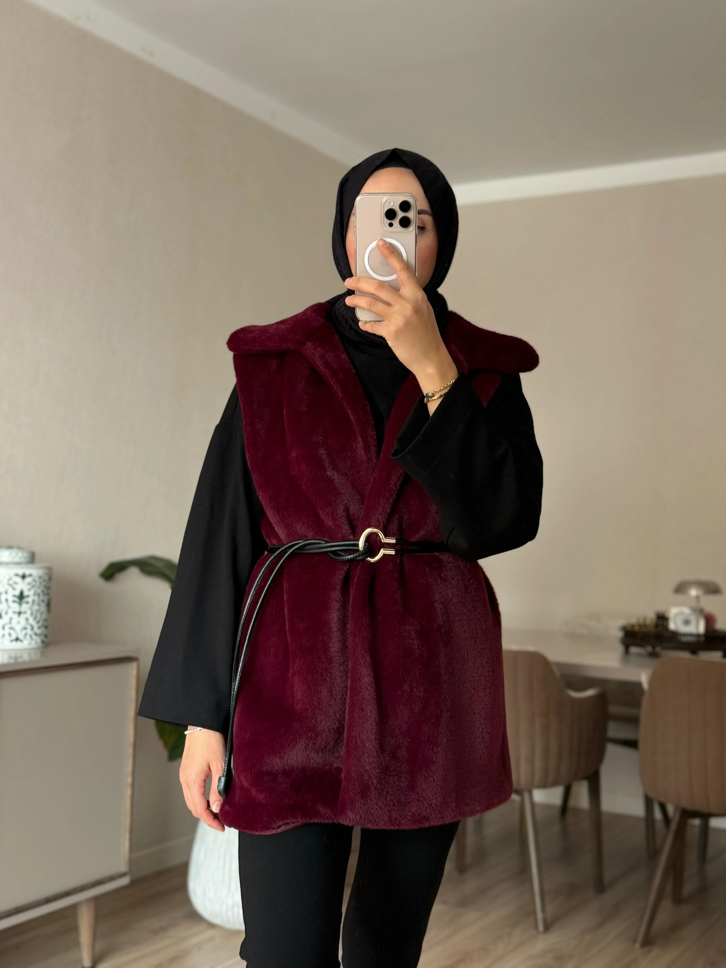 Yaka Detaylı Angora Kürk Yelek