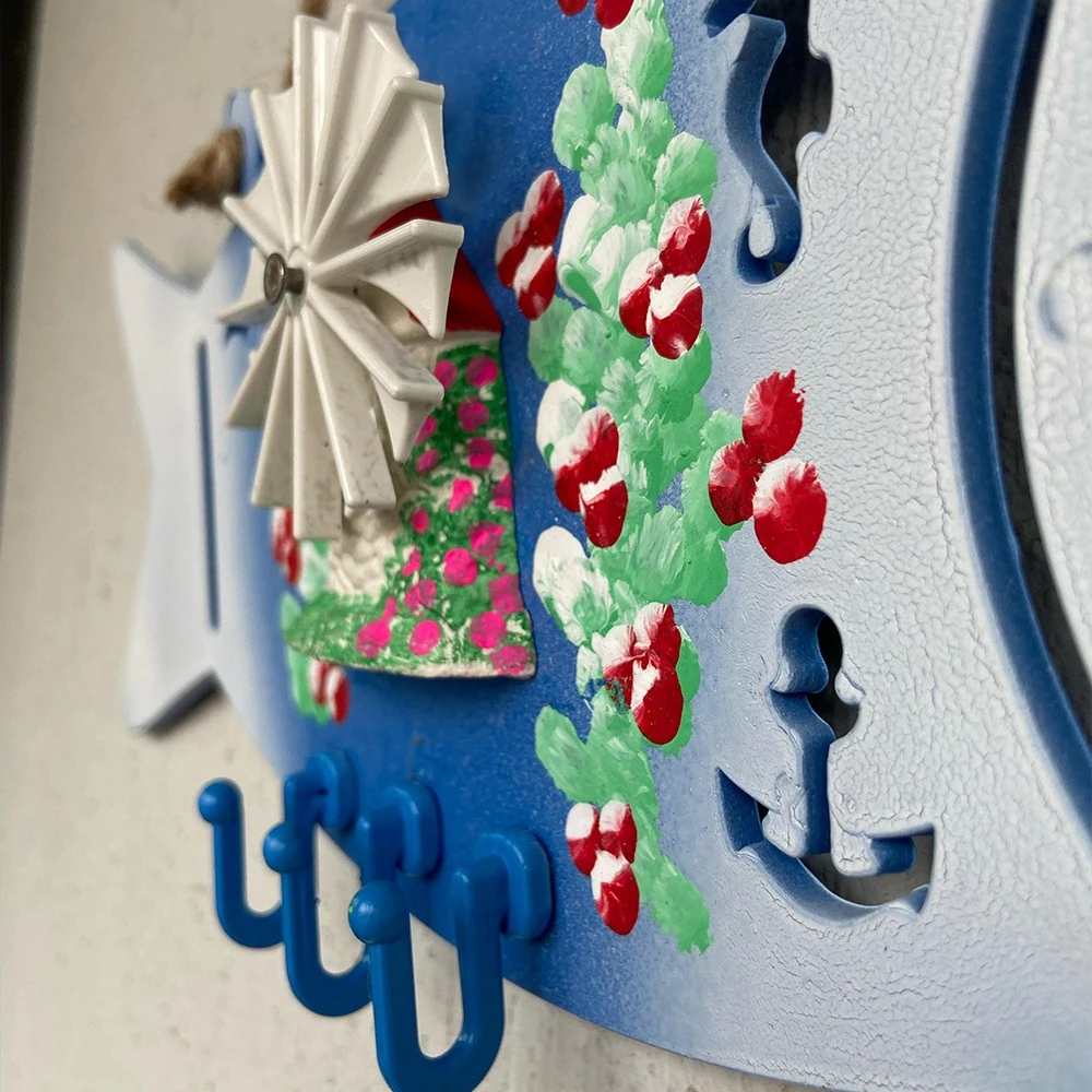 Begonvil İşlemeli Plastik 3 Kancalı Balık Anahtarlık Askısı