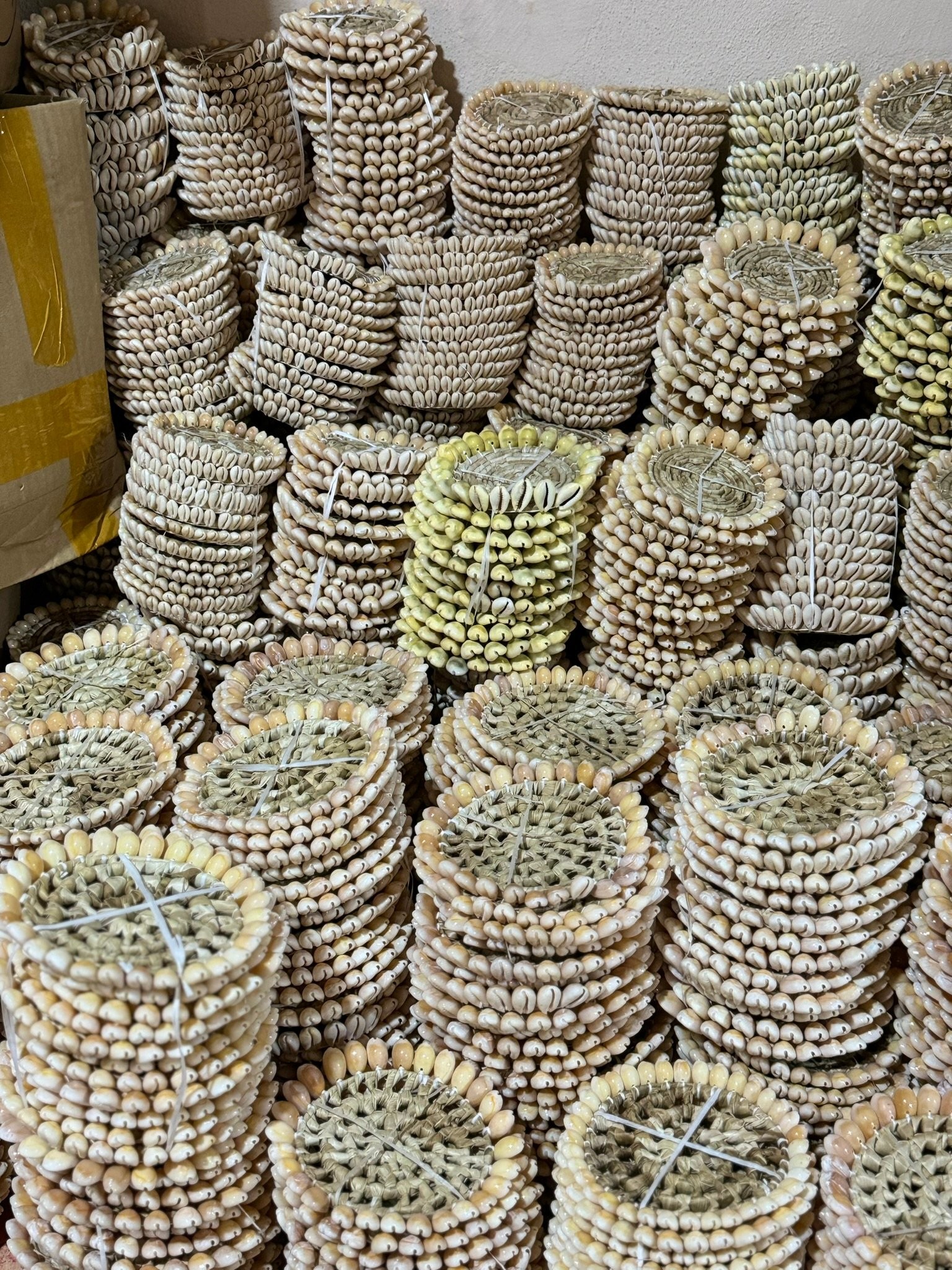 Doğal Deniz Kabuklu Hasır Nihale Dekoratif Bardak Altlığı 10 Cm