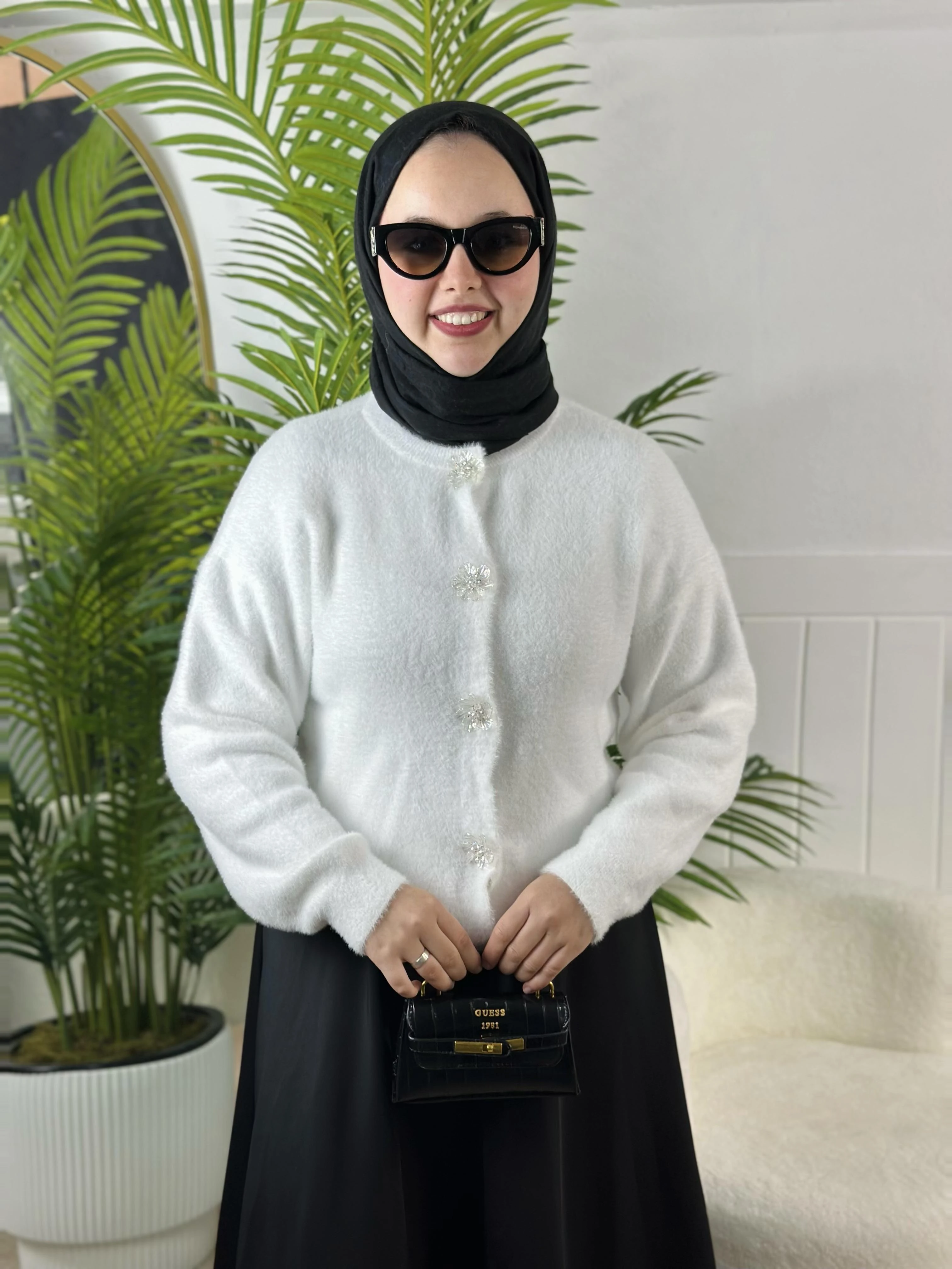 Angora Çiçek Düğmeli Hırka - Beyaz