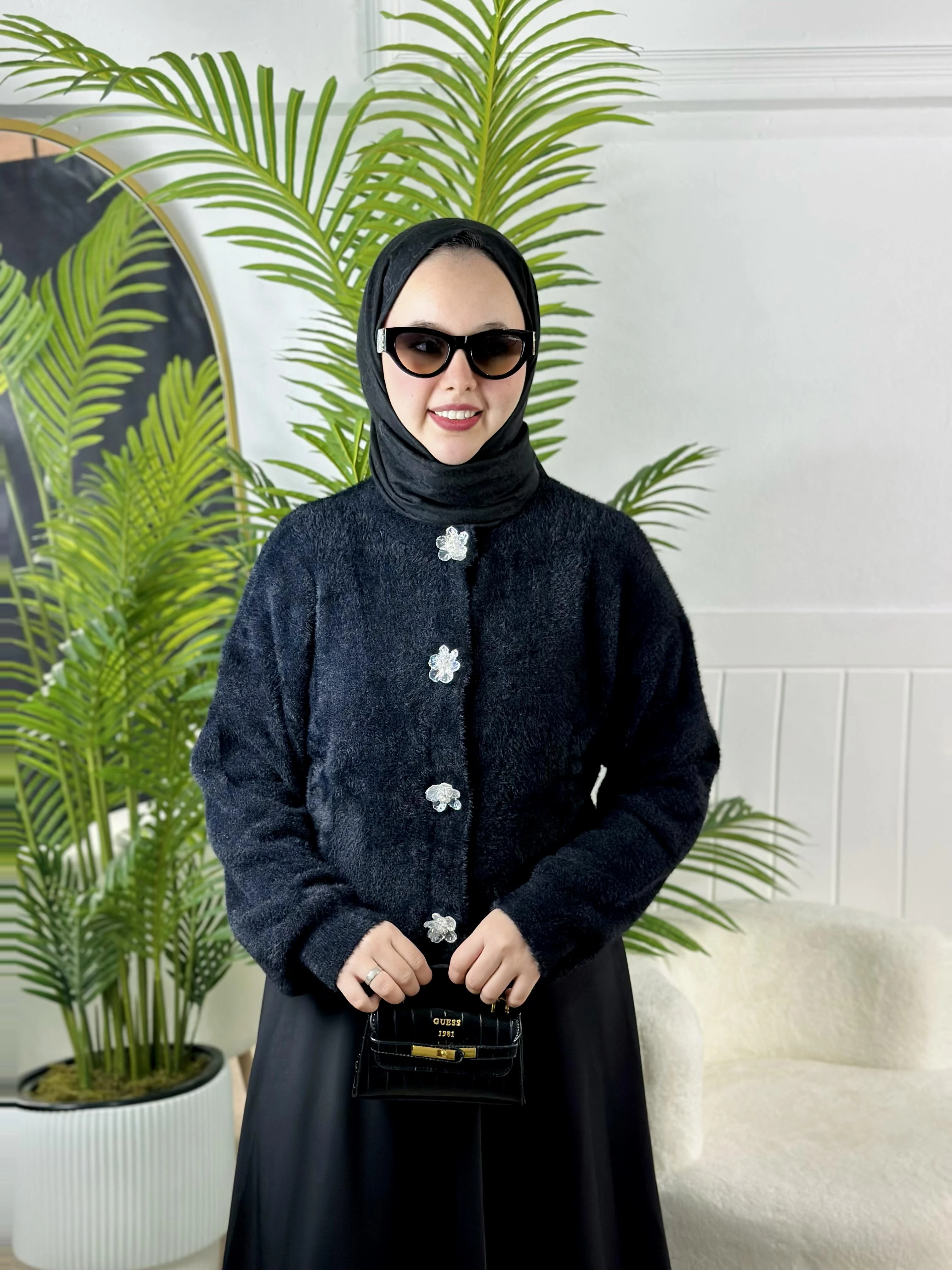 Angora Çiçek Düğmeli Hırka - Siyah