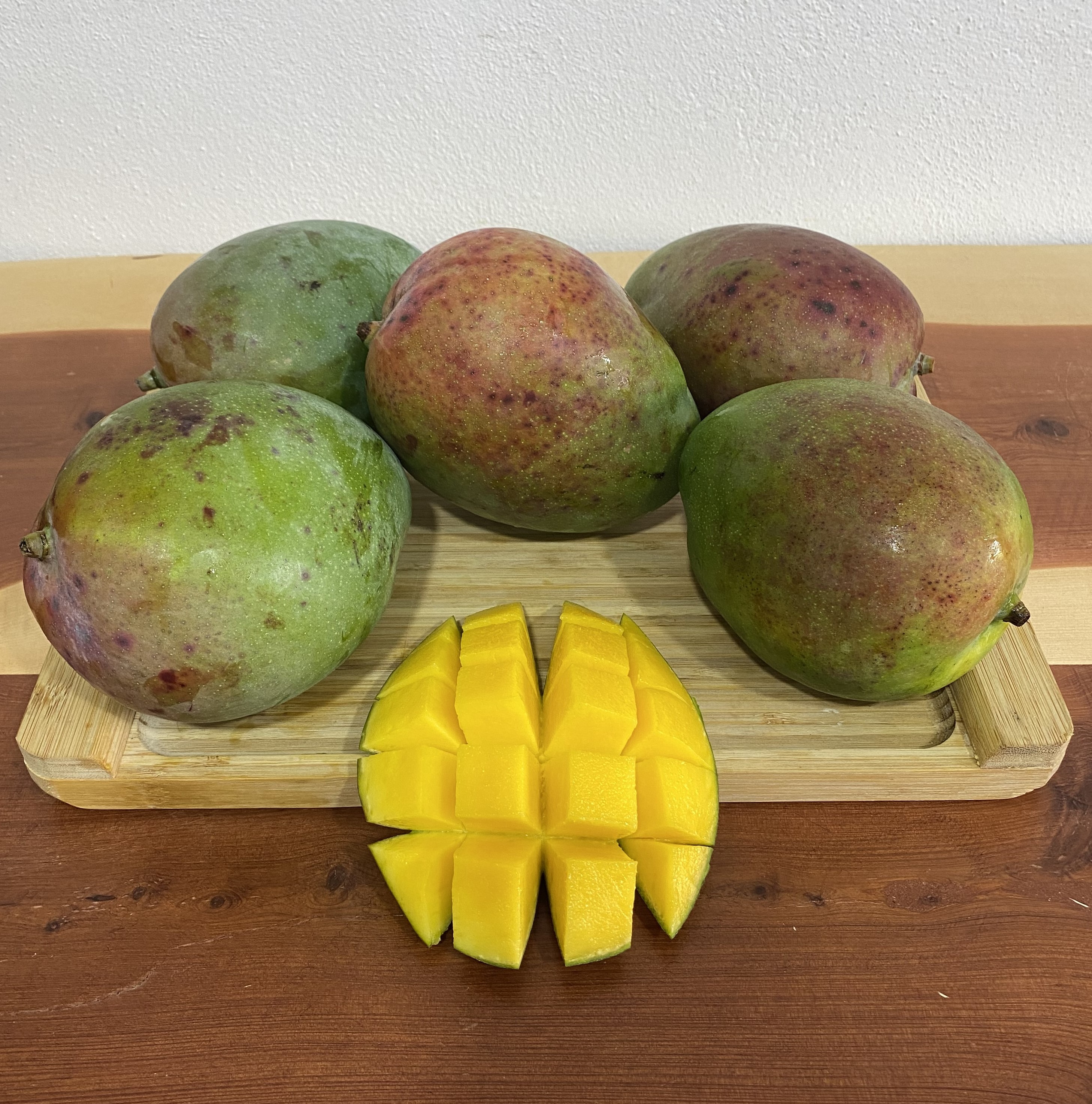 1 Adet Yerli Mango (300-600 gr arası)