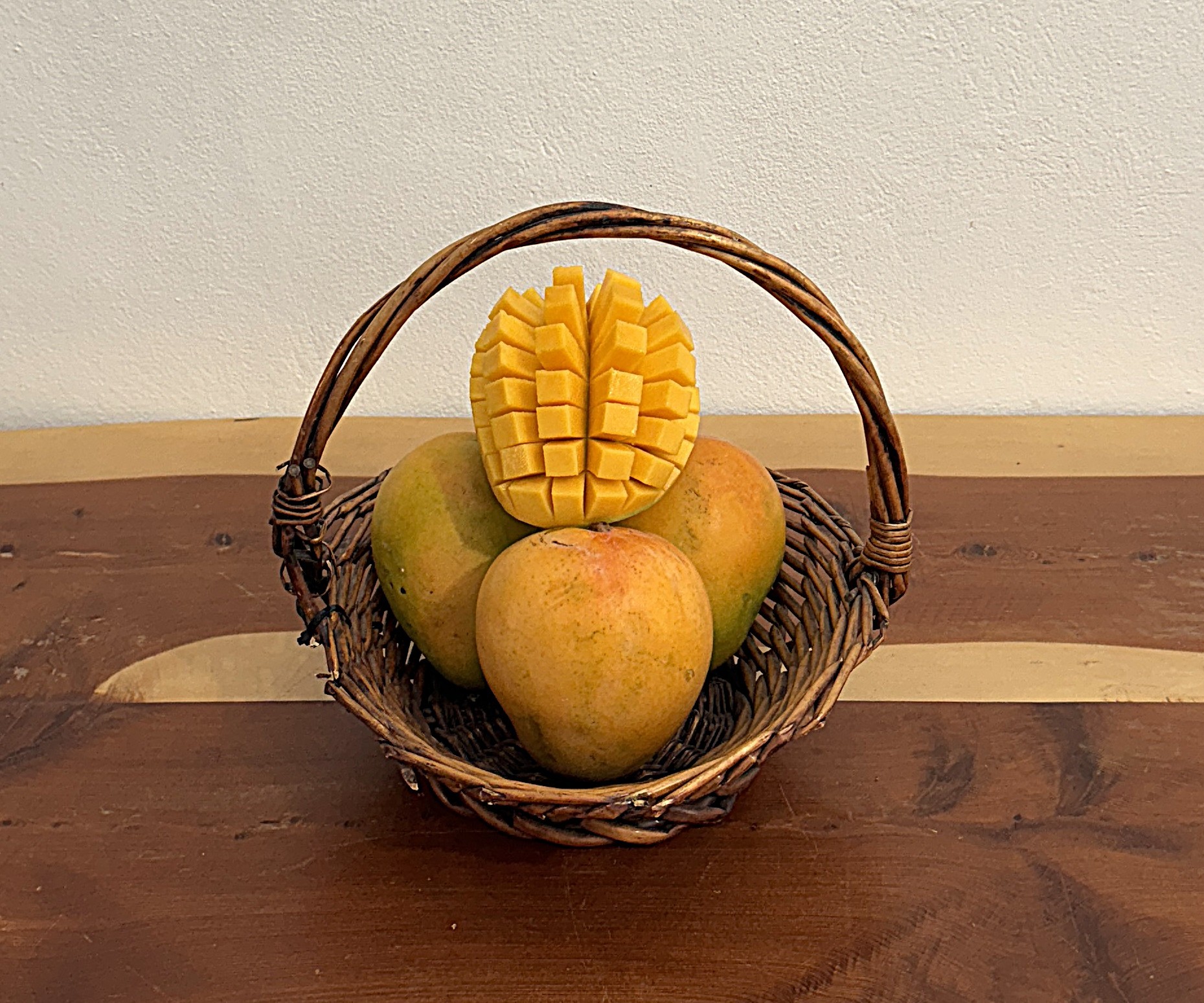 1 adet Yerli Mango (500 - 700 gr arası)