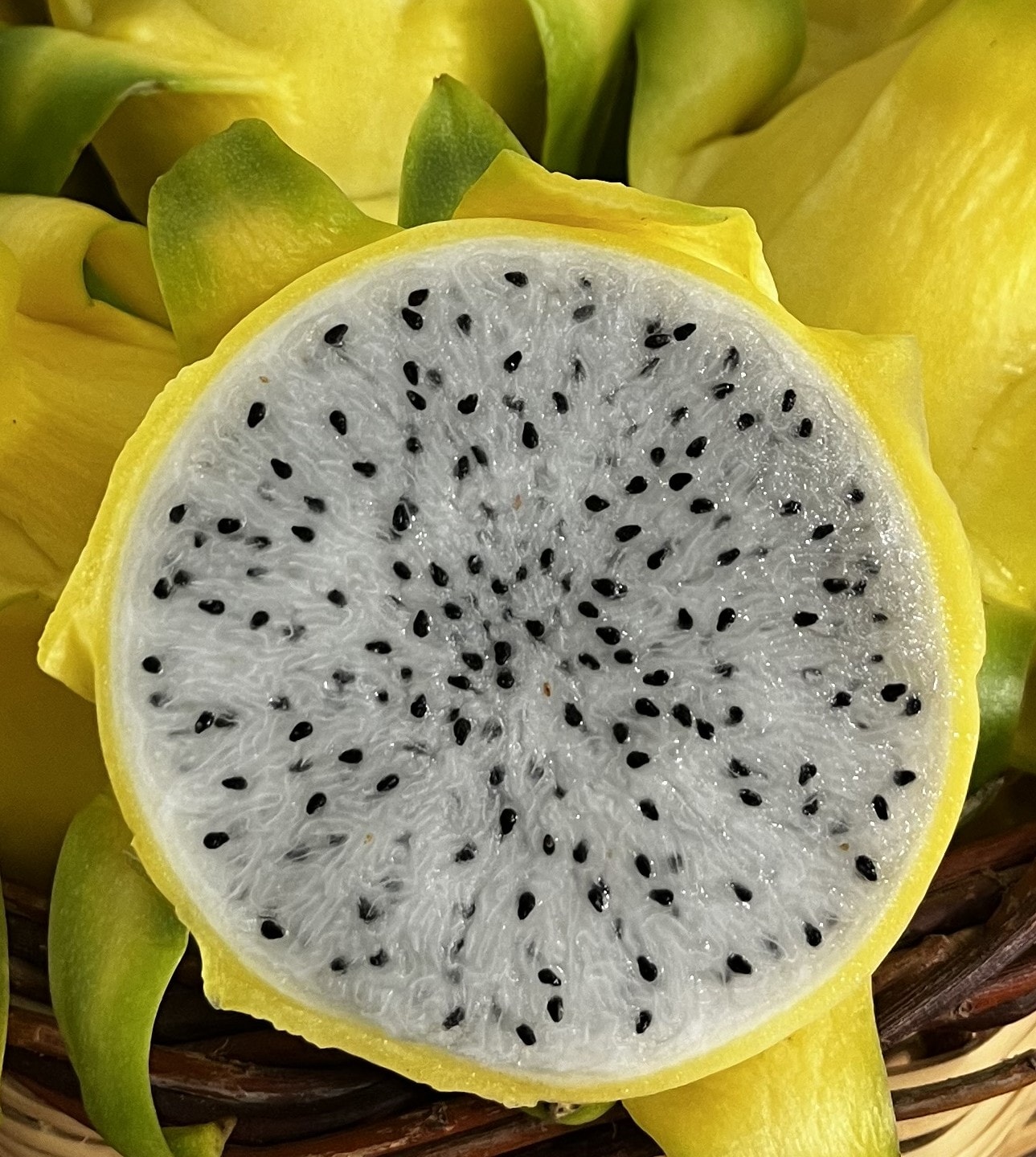 1 kg Sarı Ejder Meyvesi