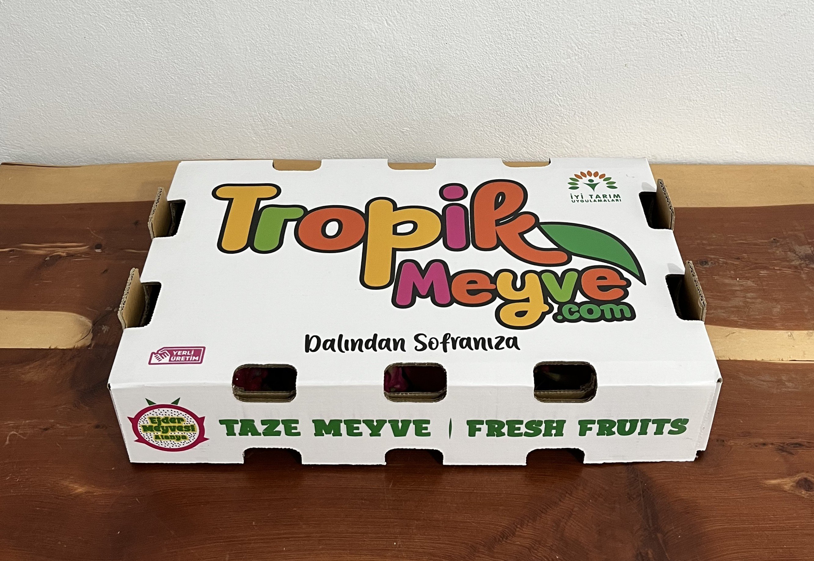 Kırmızı Ejder Meyvesi Kutusu görseli.