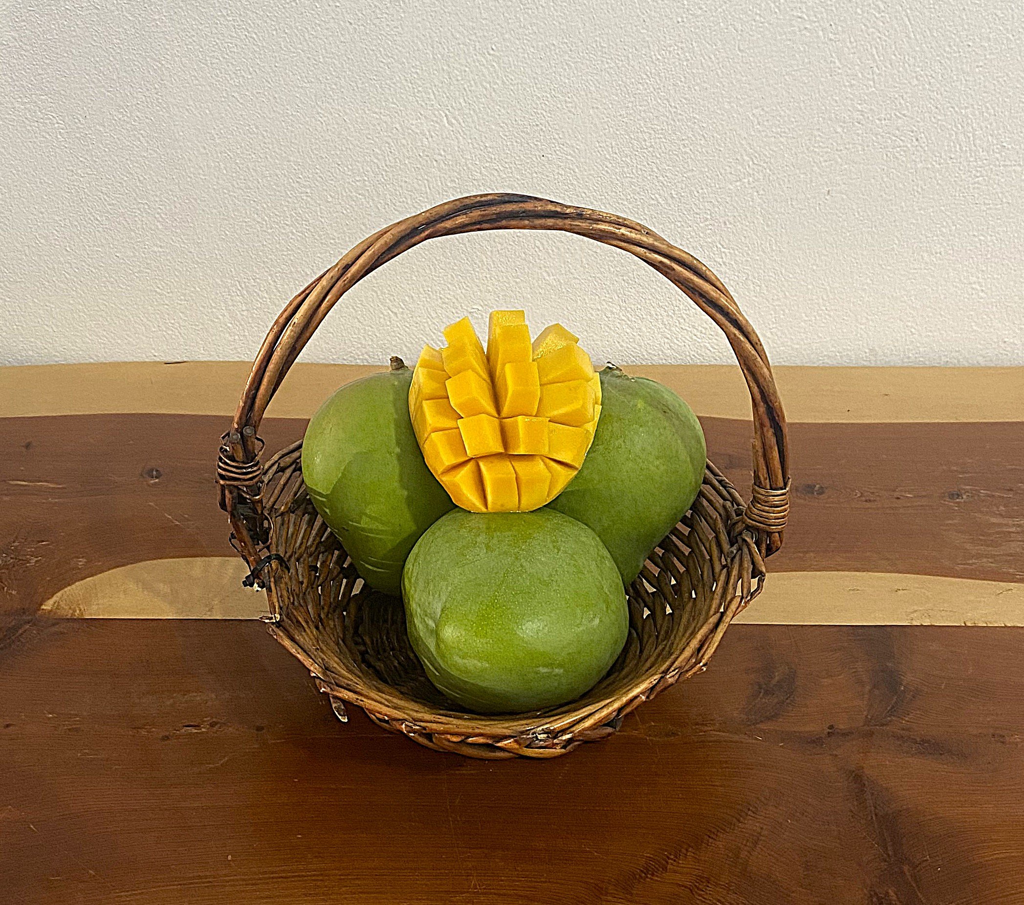 1 adet Yerli Mango (500 - 700 gr arası)