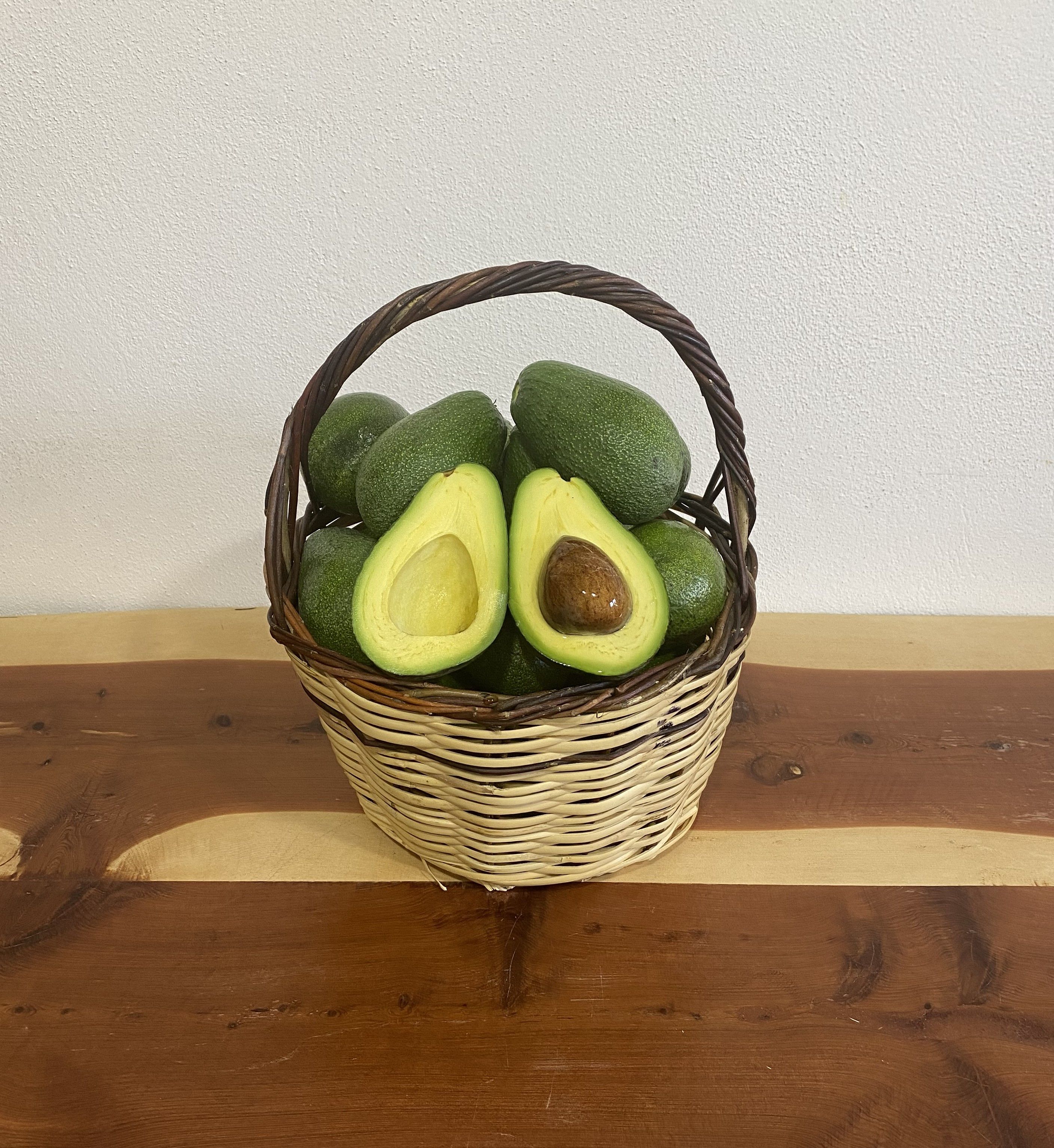 1 kg Alanya Avokadosu (Adet 150 200 gr arası) görseli.