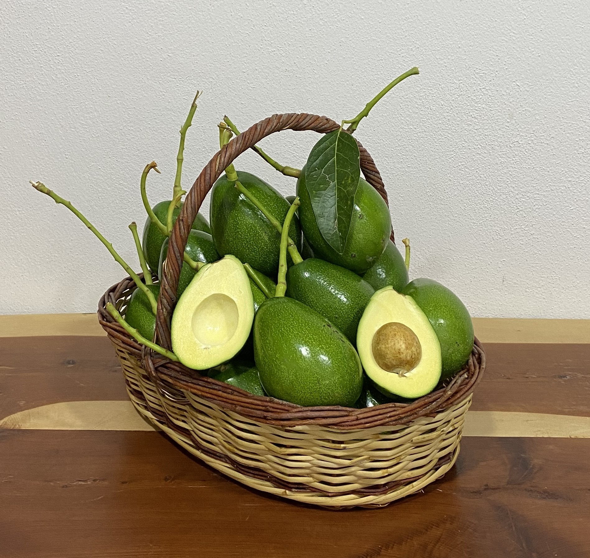 1 kg Olgun Alanya Avokadosu görseli.