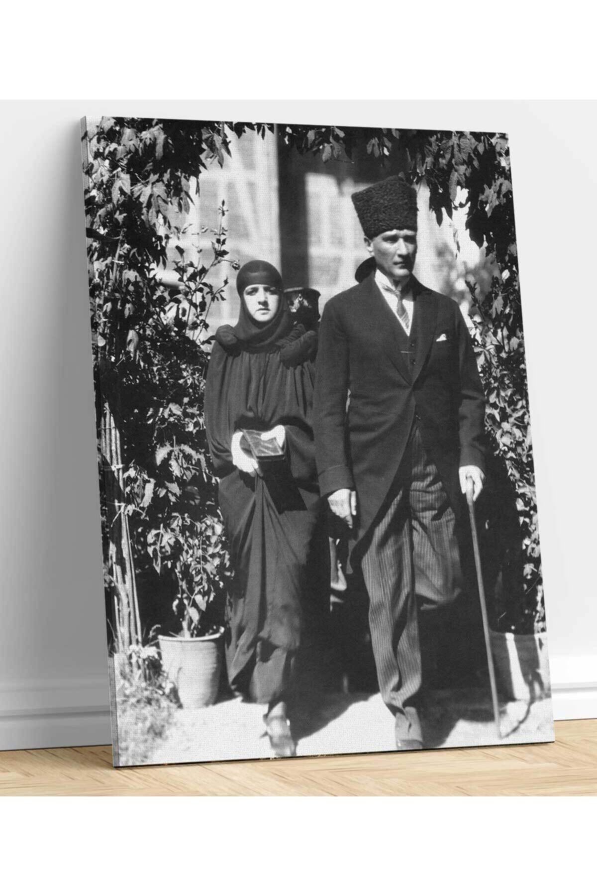 Atatürk Eşi Latife Hanımla Kanvas Tablo