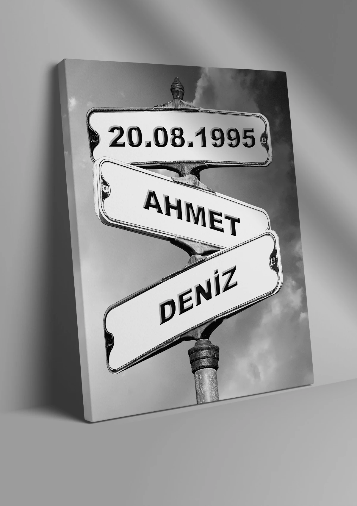 Yön Göstergeli Pano tasarımlı İsimli Tablo