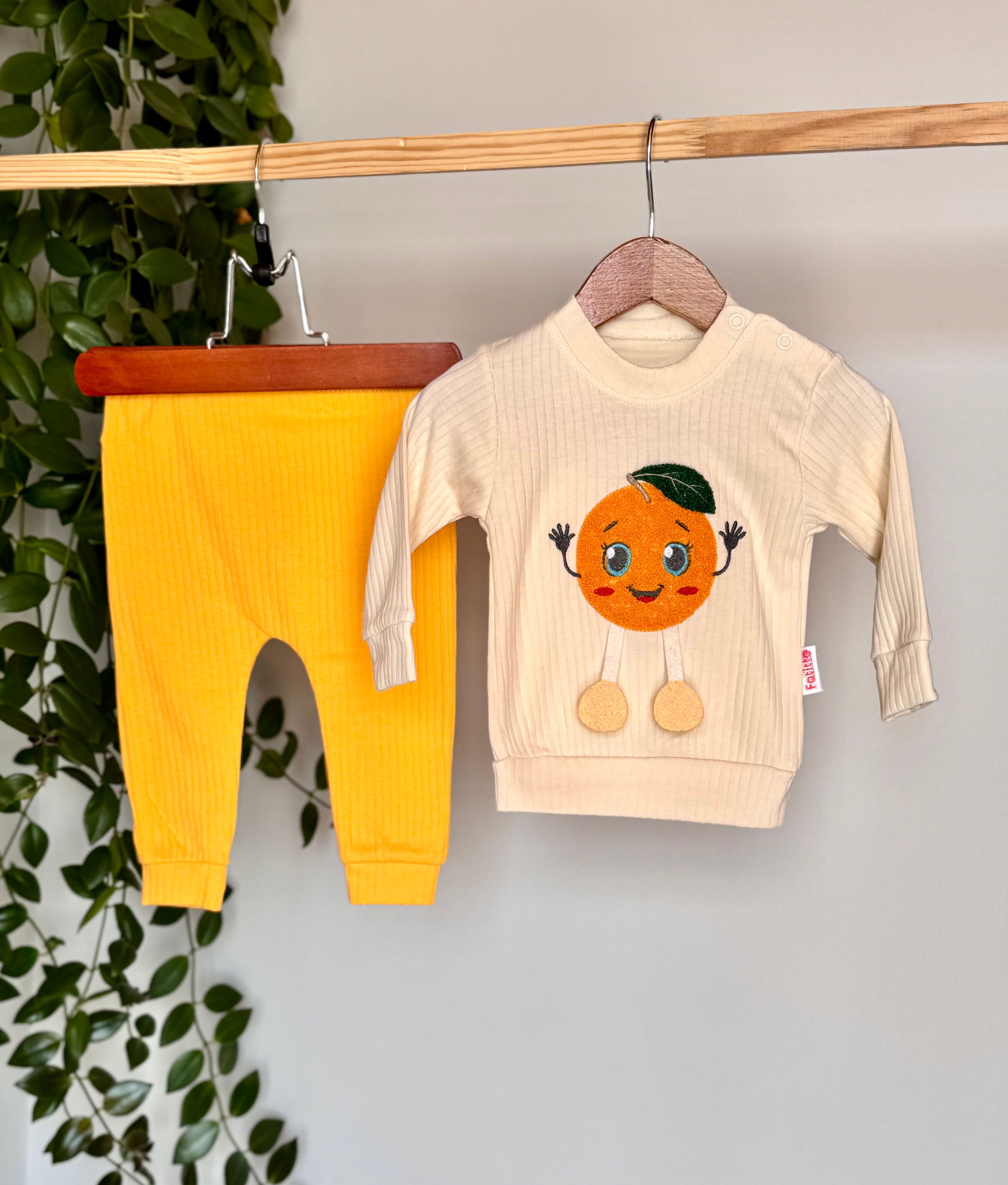 %100 Pamuk Kabartmalı Meyve Desenli 2’li Unisex Günlük Bebek Takımı – Pijama Takımı -Sweatshirt Ve Ribana Alt, Elma / Portakal