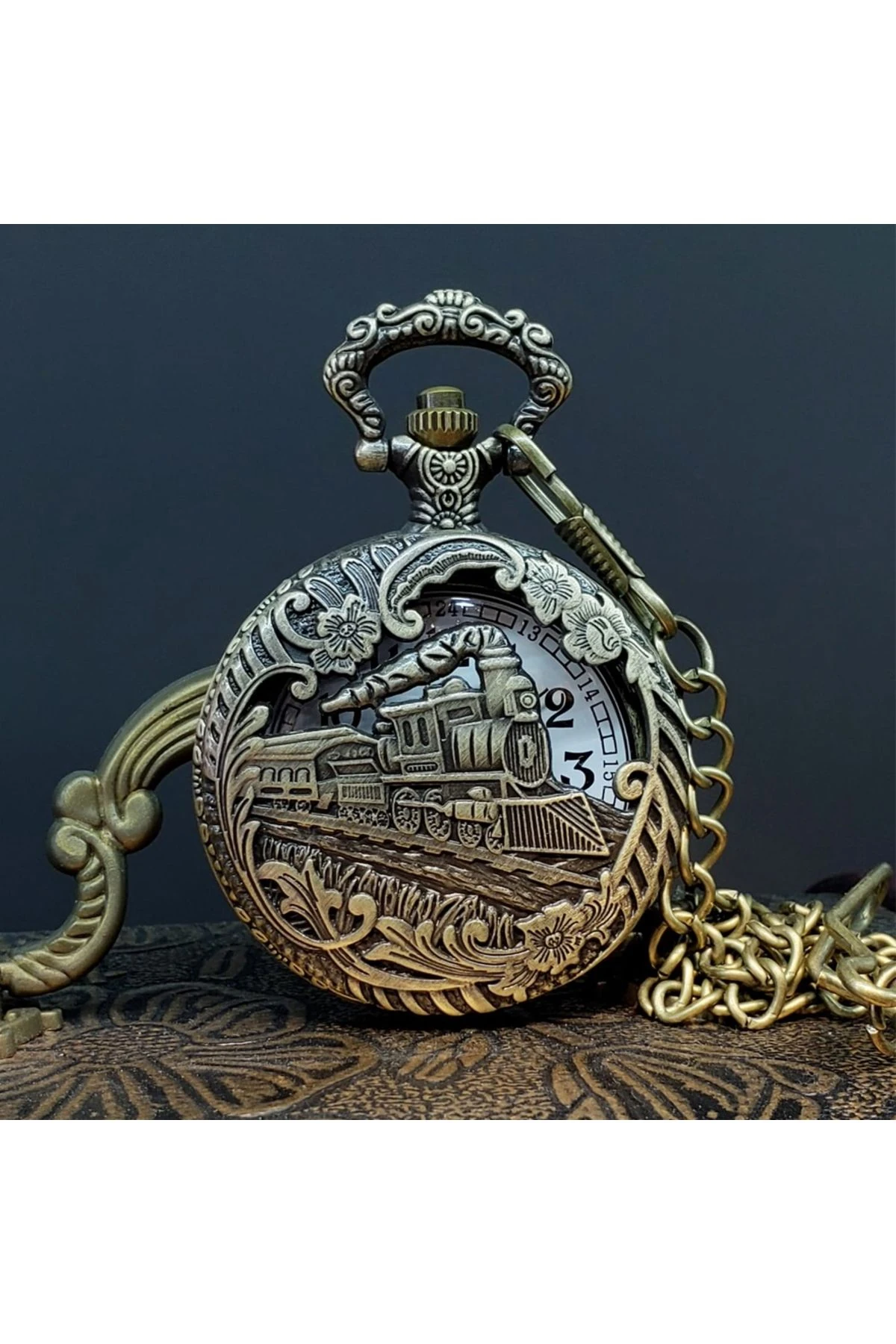 Antika Tren Tasarımlı Köstekli Cep Saati