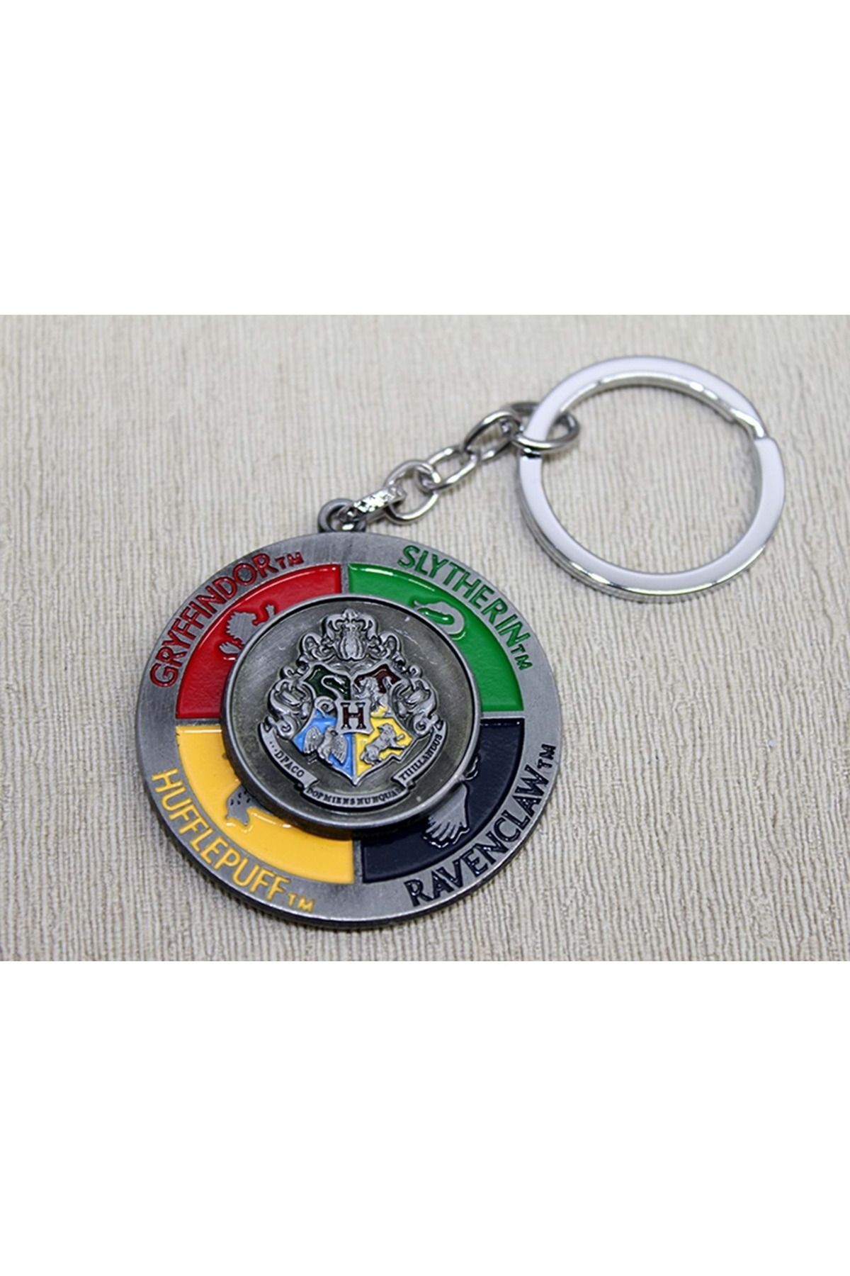 Hogwarts™ Dört Büyücü Evi Anahtarlık – Yuvarlak 5 cm Çap / Toplam Uzunluk 11 cm
