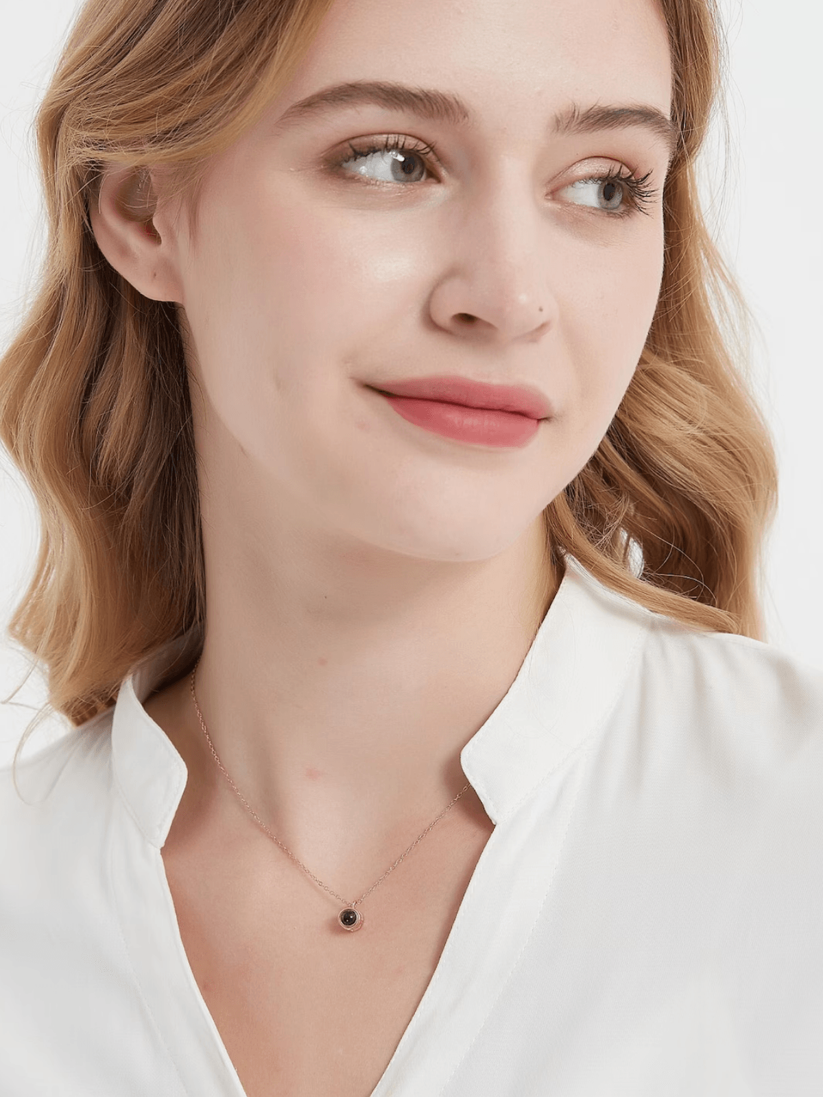 Minimal Daire Kadın Fotoğraflı Projeksiyon Kolye