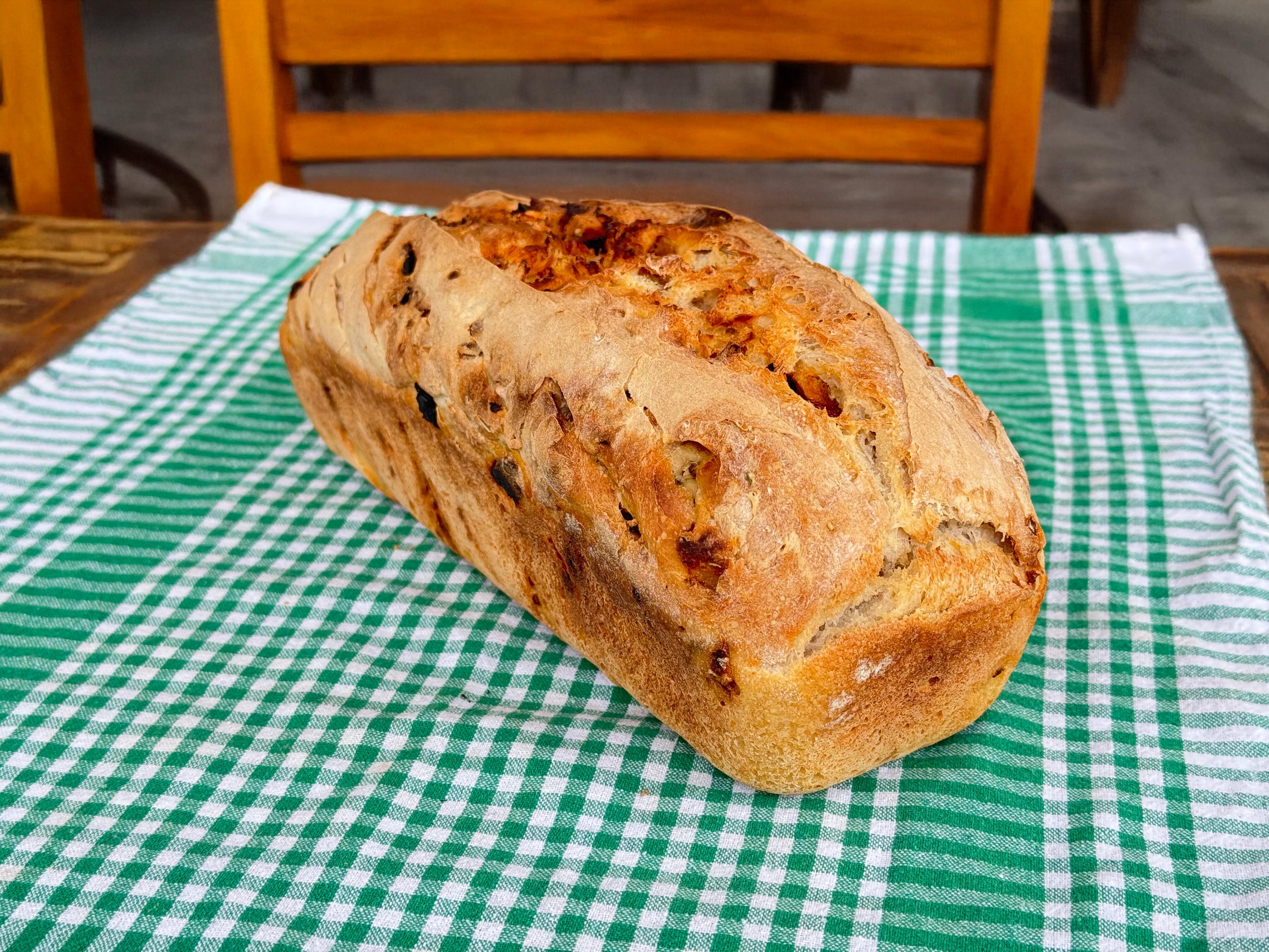 Kuru Domatesli Ekşi Mayalı Ekmek 1000 GR