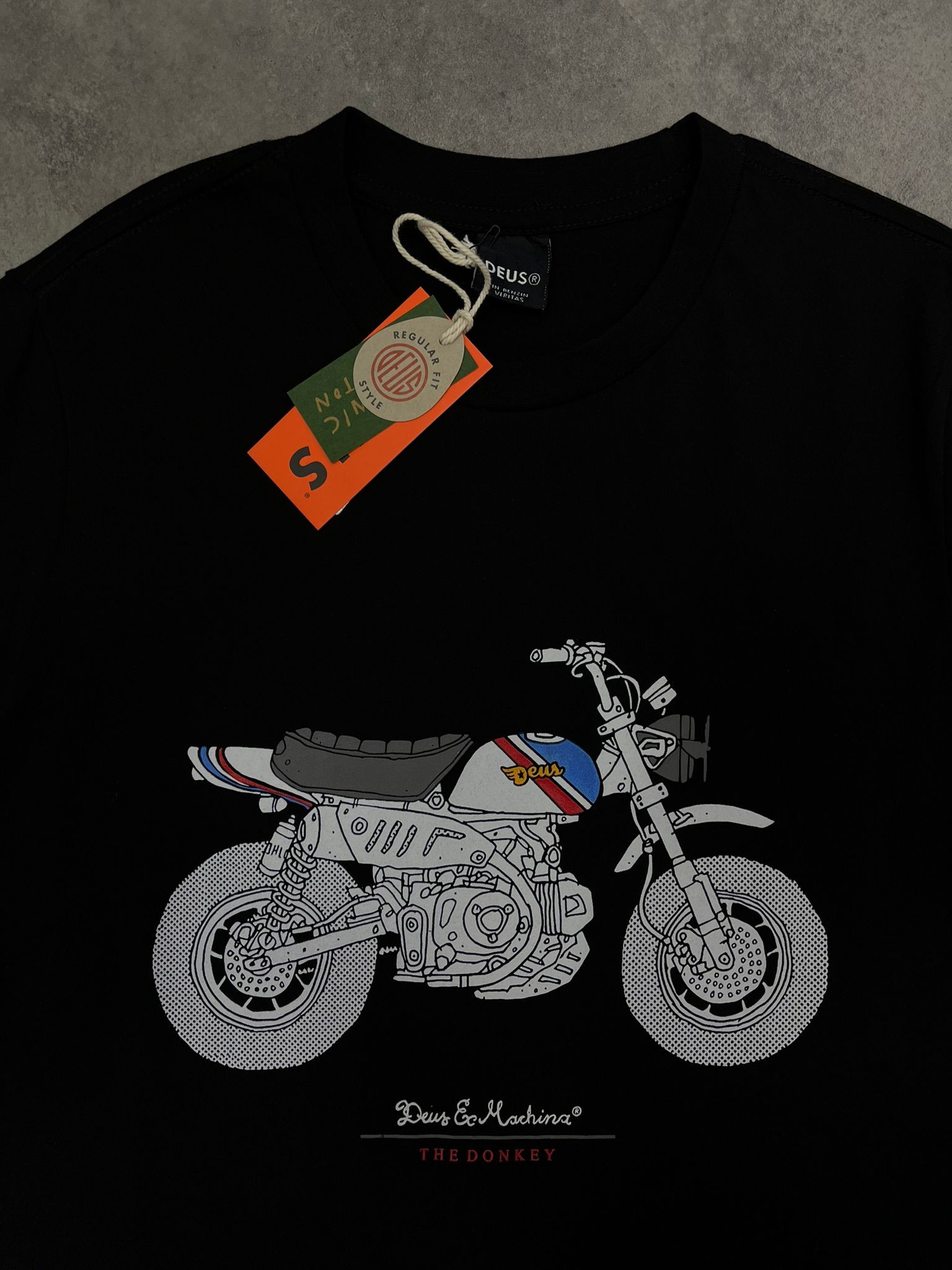 Yeni Sezon The Donkey Ex Machina Black T-shirt