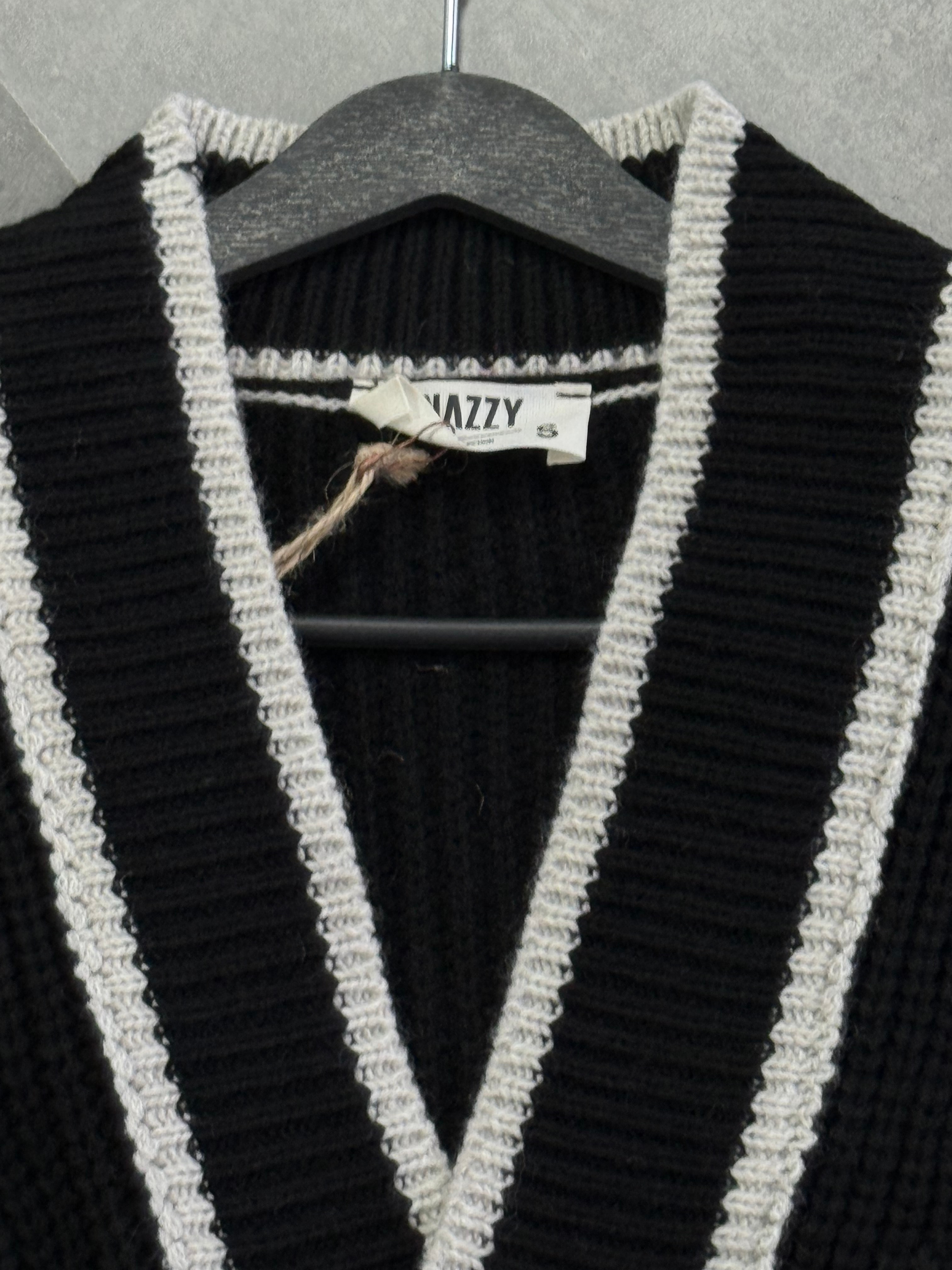 Yeni Sezon Özel Yün Örgü Düğmeli  Hırka