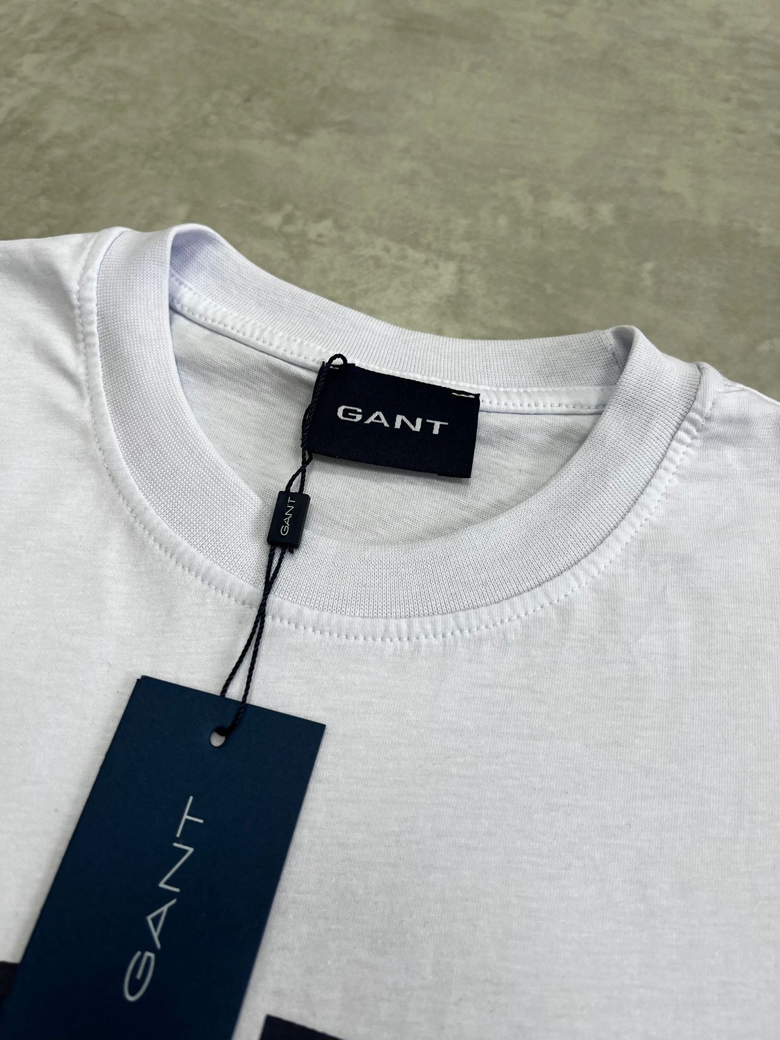 Mid Essential Icon Logo Cream T-shirt