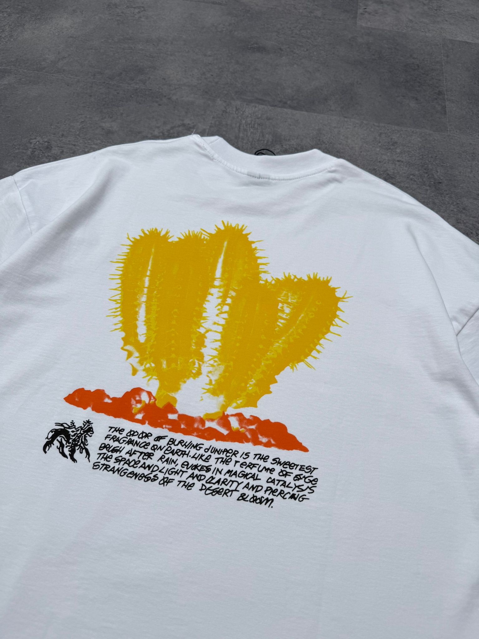 Yeni Sezon Midle East Back Print White T-shirt