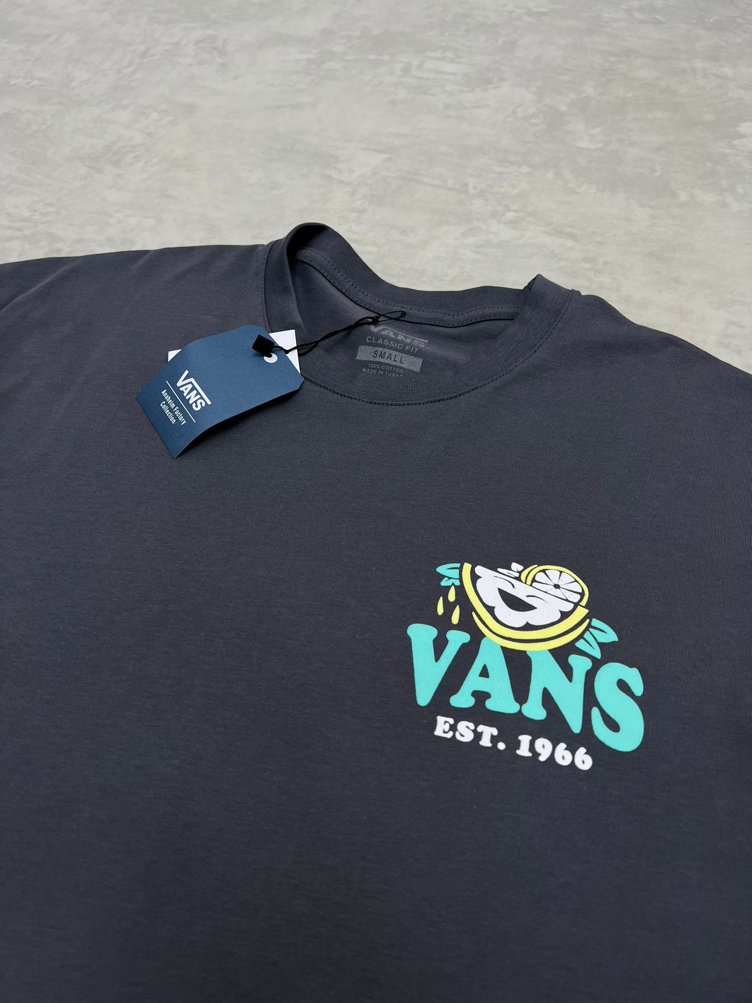 Easy Peasy Classic  Of The Wall Back Print Antrasit T-shirt