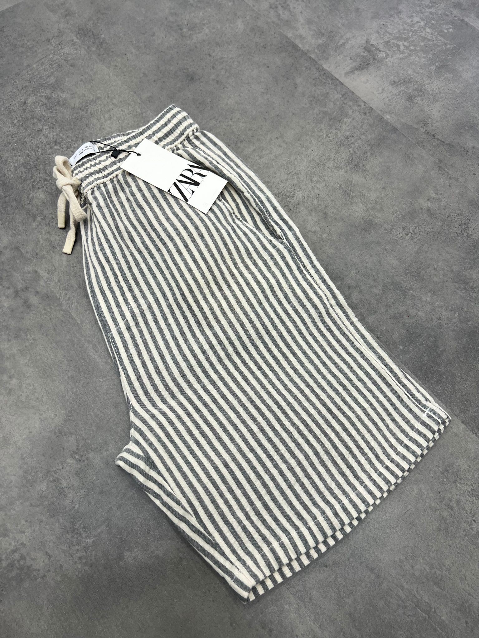 Yeni Sezon Keten Gray Cream Çizgili Premium Şort