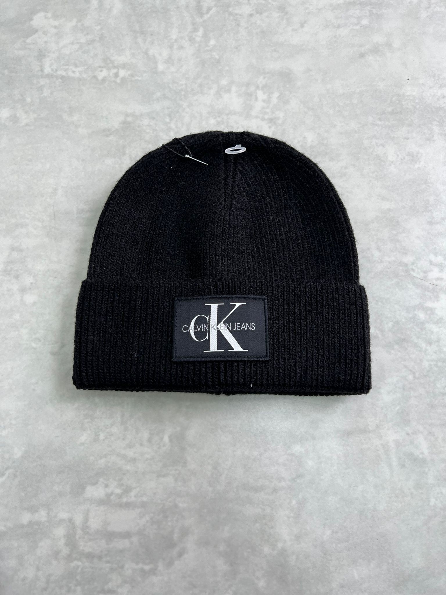 Prime Icon Classic Basic Yün Black Bere
