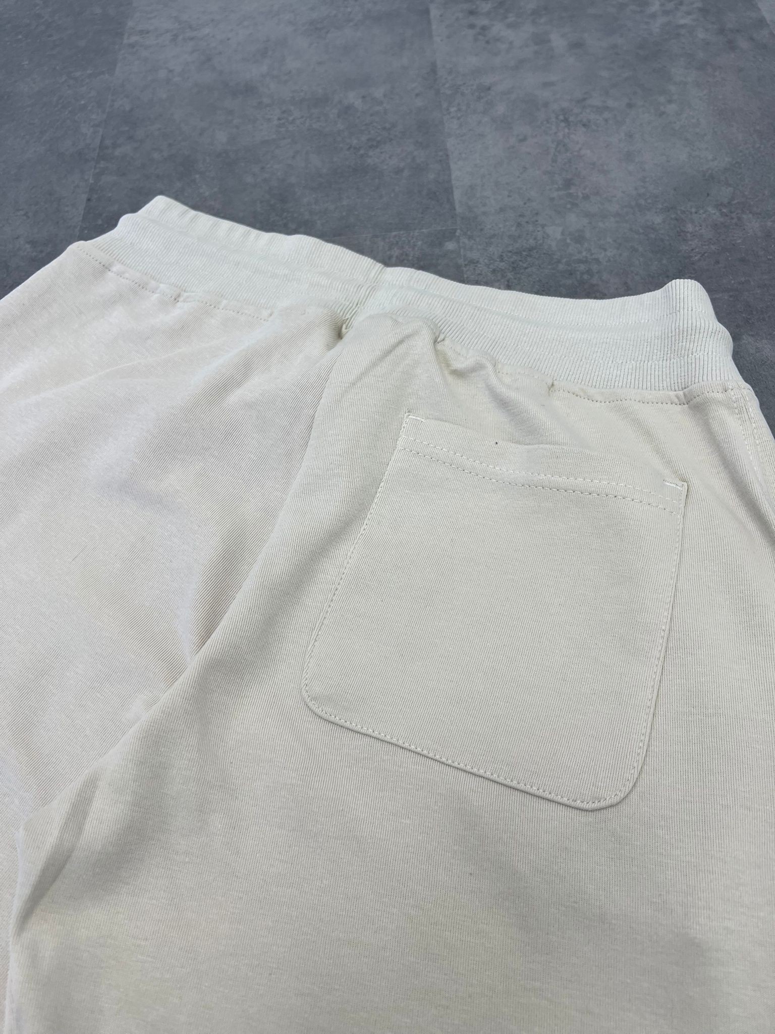 Yeni Sezon Club Basic Mini Logo  Ceast Logo Cream  Şort