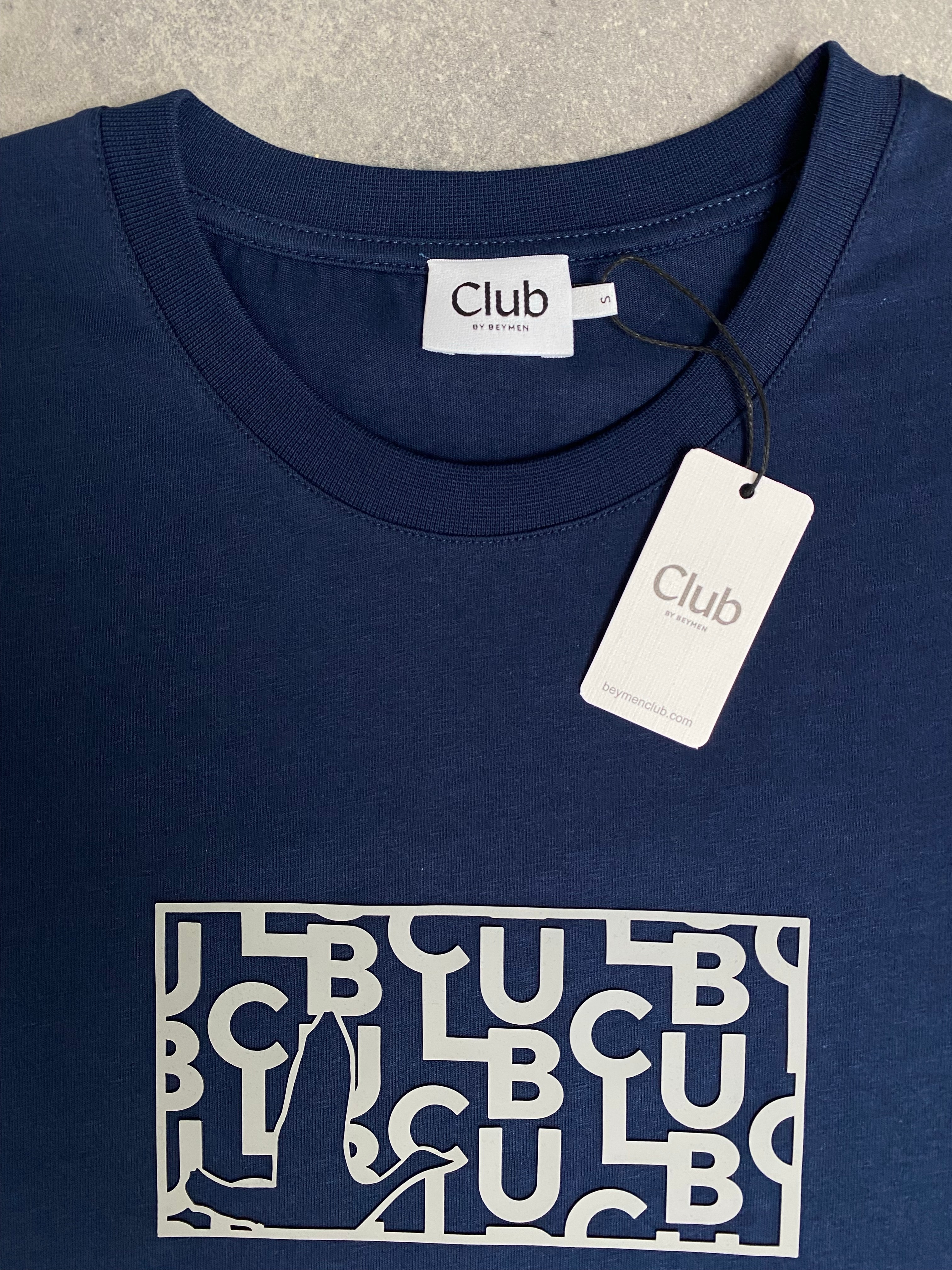 Yeni Sezon Özel Seri Embossed Logo T-shirt