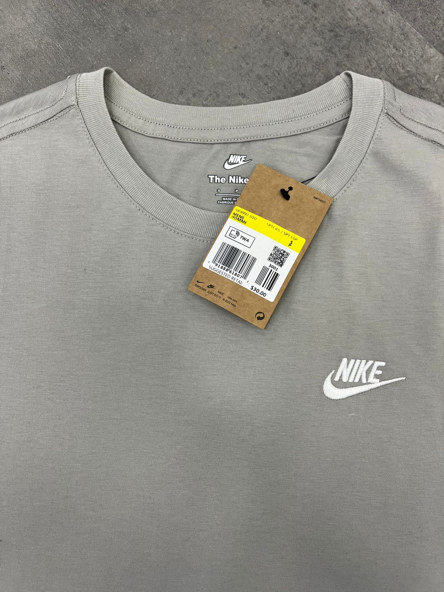 Nike t shirt grey best sale