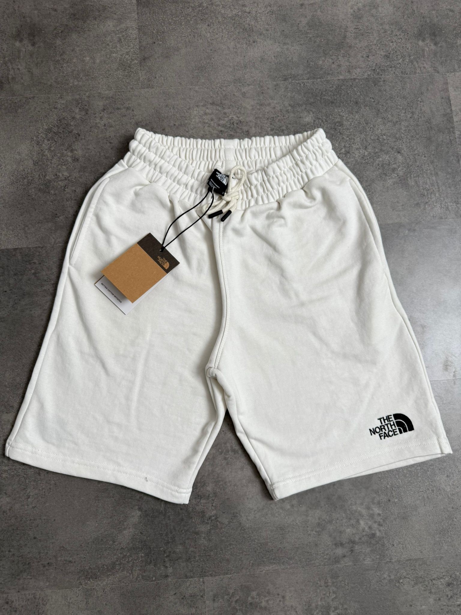 Yeni Sezon Şardonsuz Regular Basic Logo Şort - BEYAZ